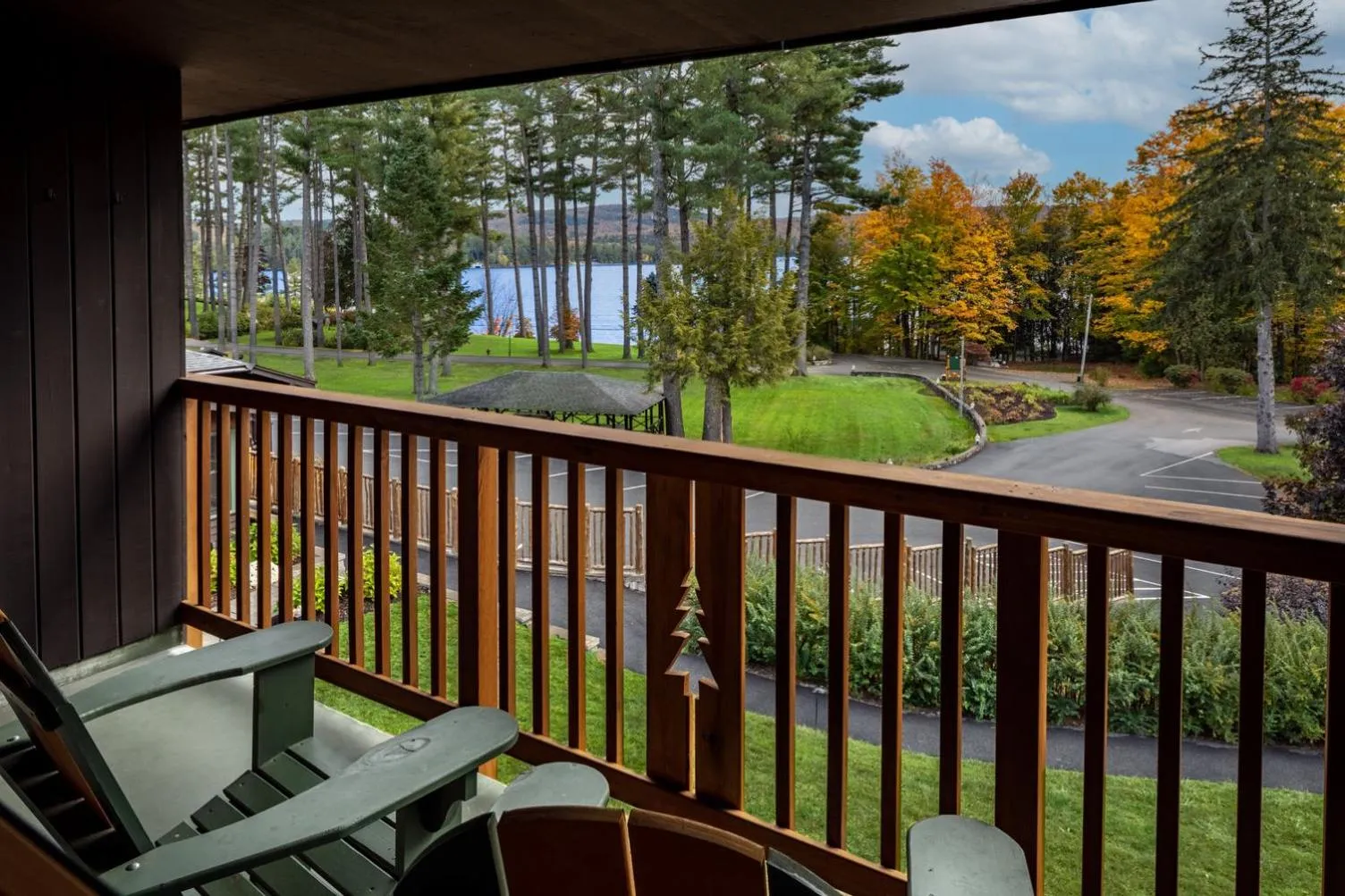 Twin Room with Lake View in Lodge at Schroon Lake