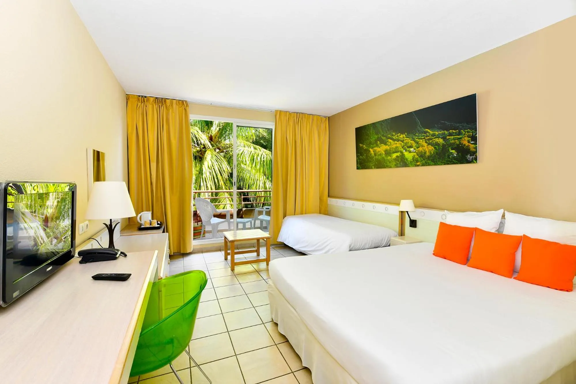 Family Room in Relais de l’Hermitage Saint-Gilles