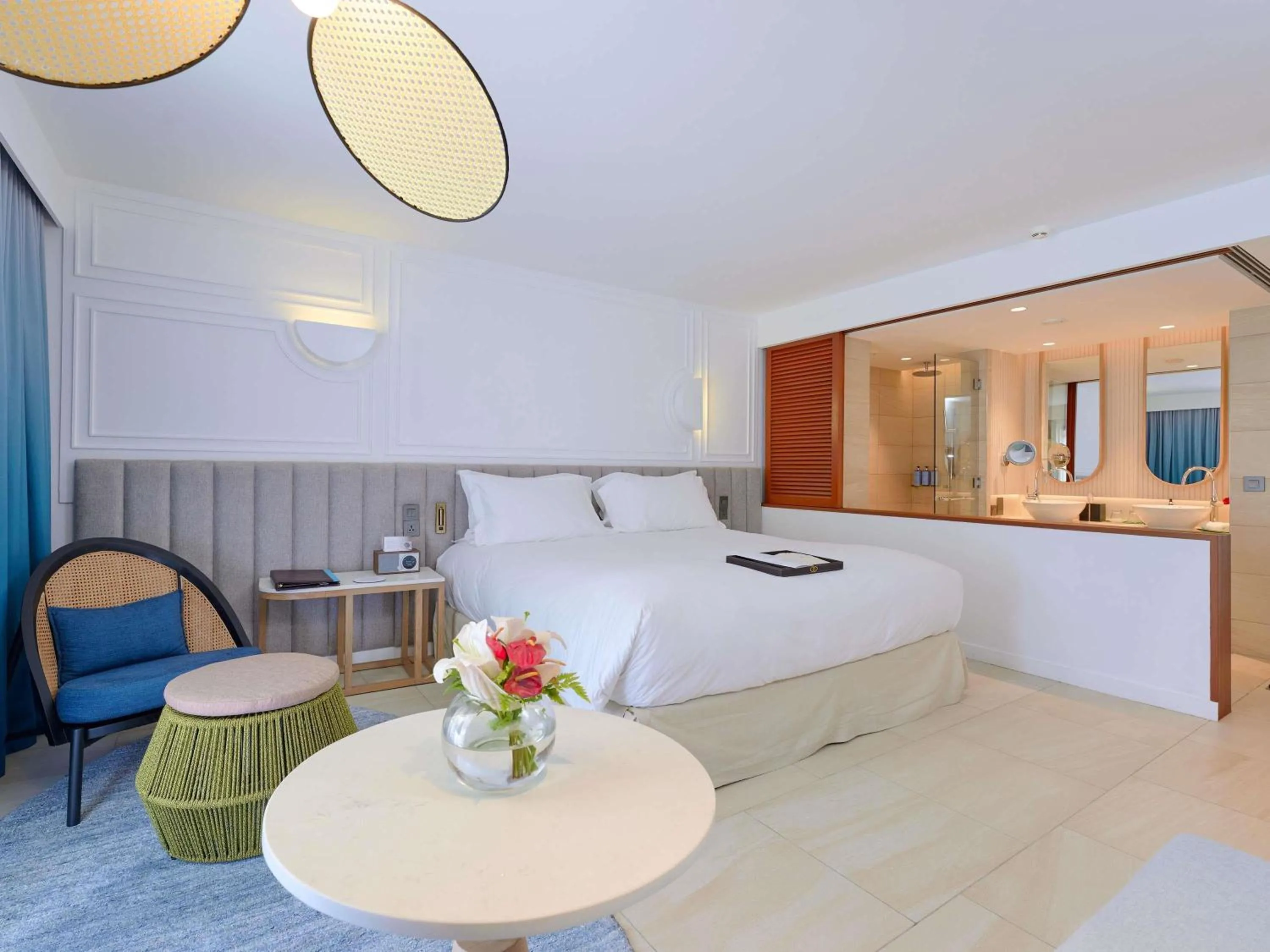 Luxury King Room with balcony and sea view - single occupancy in Sofitel Mauritius L'Imperial Resort & Spa