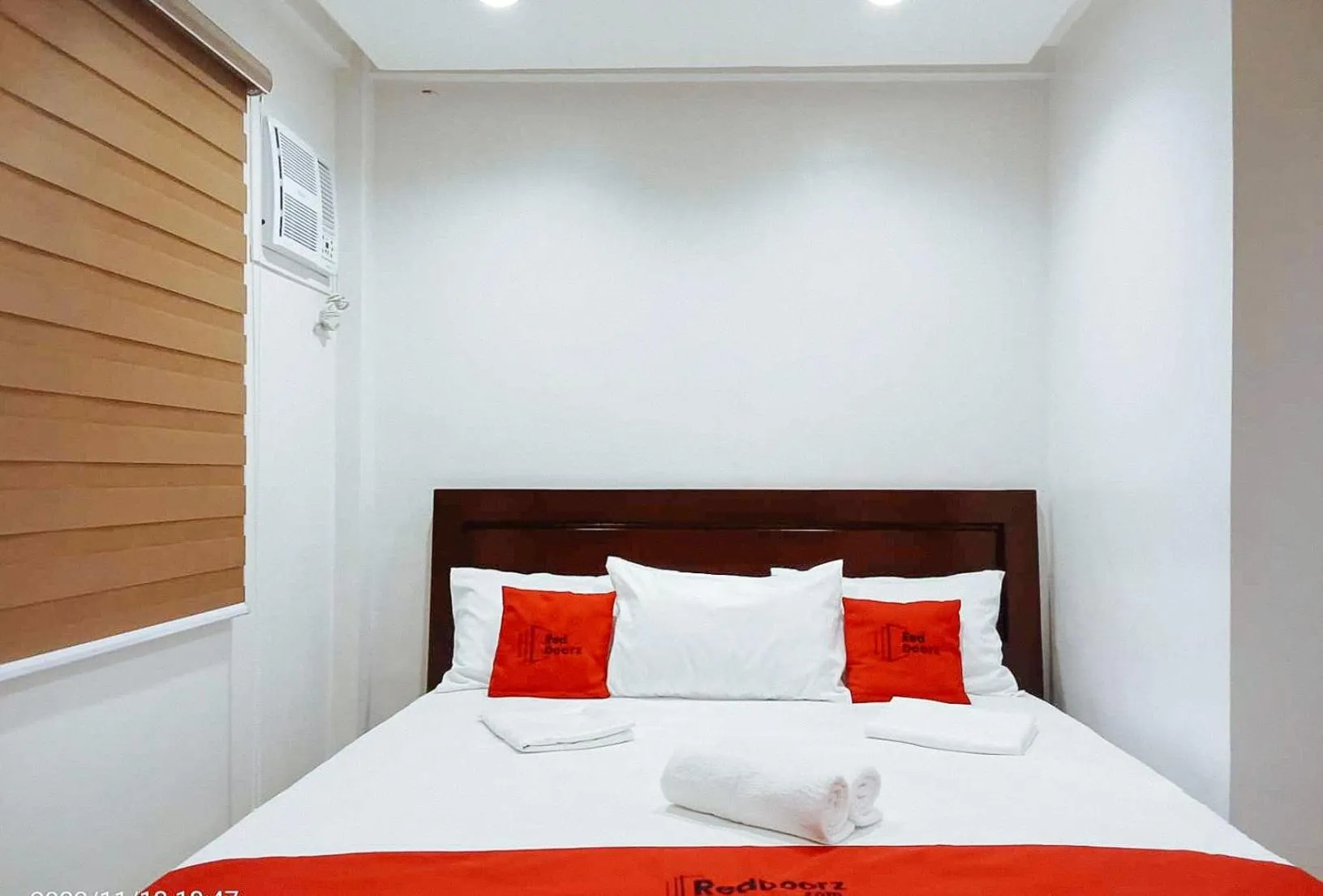 King Room in RedDoorz at David's Travellers Inn Cavite