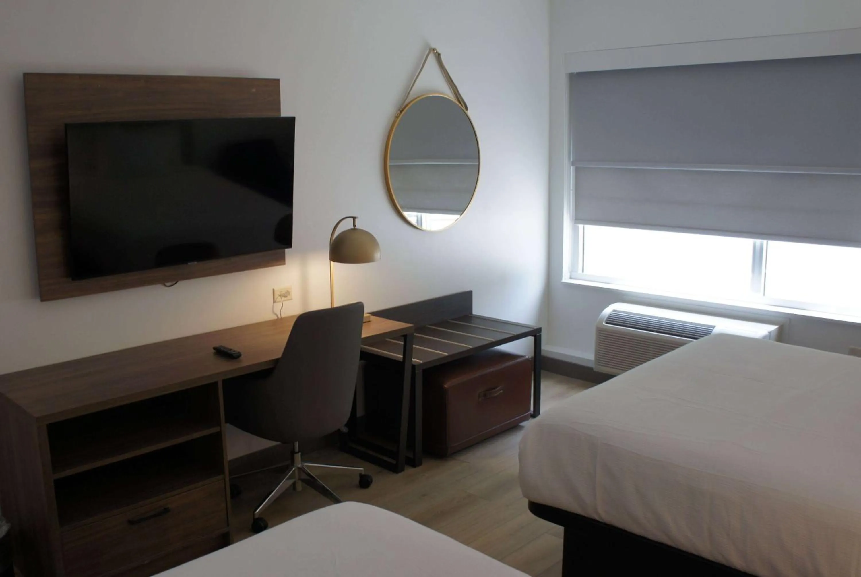 Queen Room with Two Queen Beds, Mobility Access and Roll-In Shower, Non-Smoking in La Quinta Inn & Suites by Wyndham Manchester - Arnold AFB