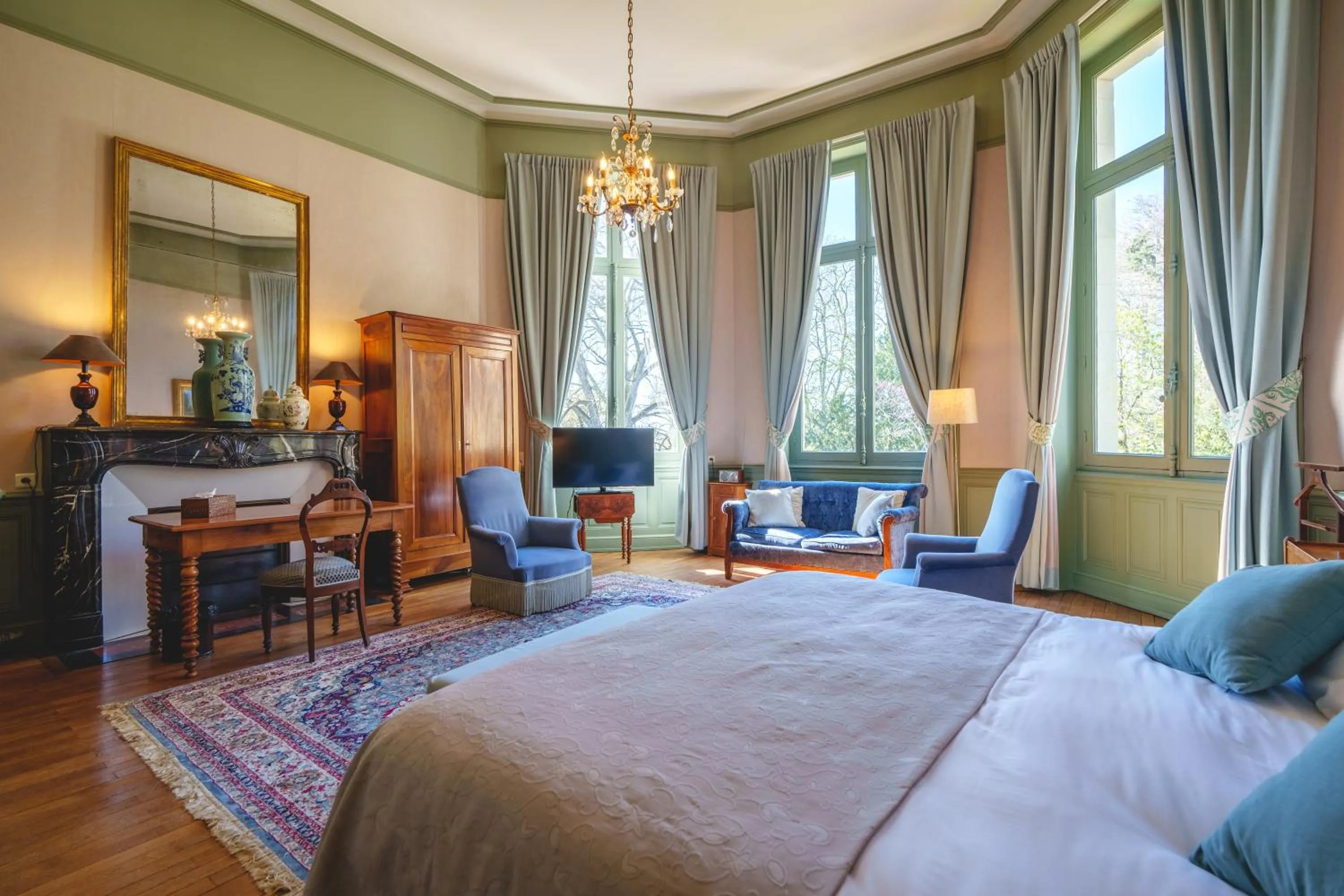 Suite with Garden View in Château La Comtesse de Loire & Spa