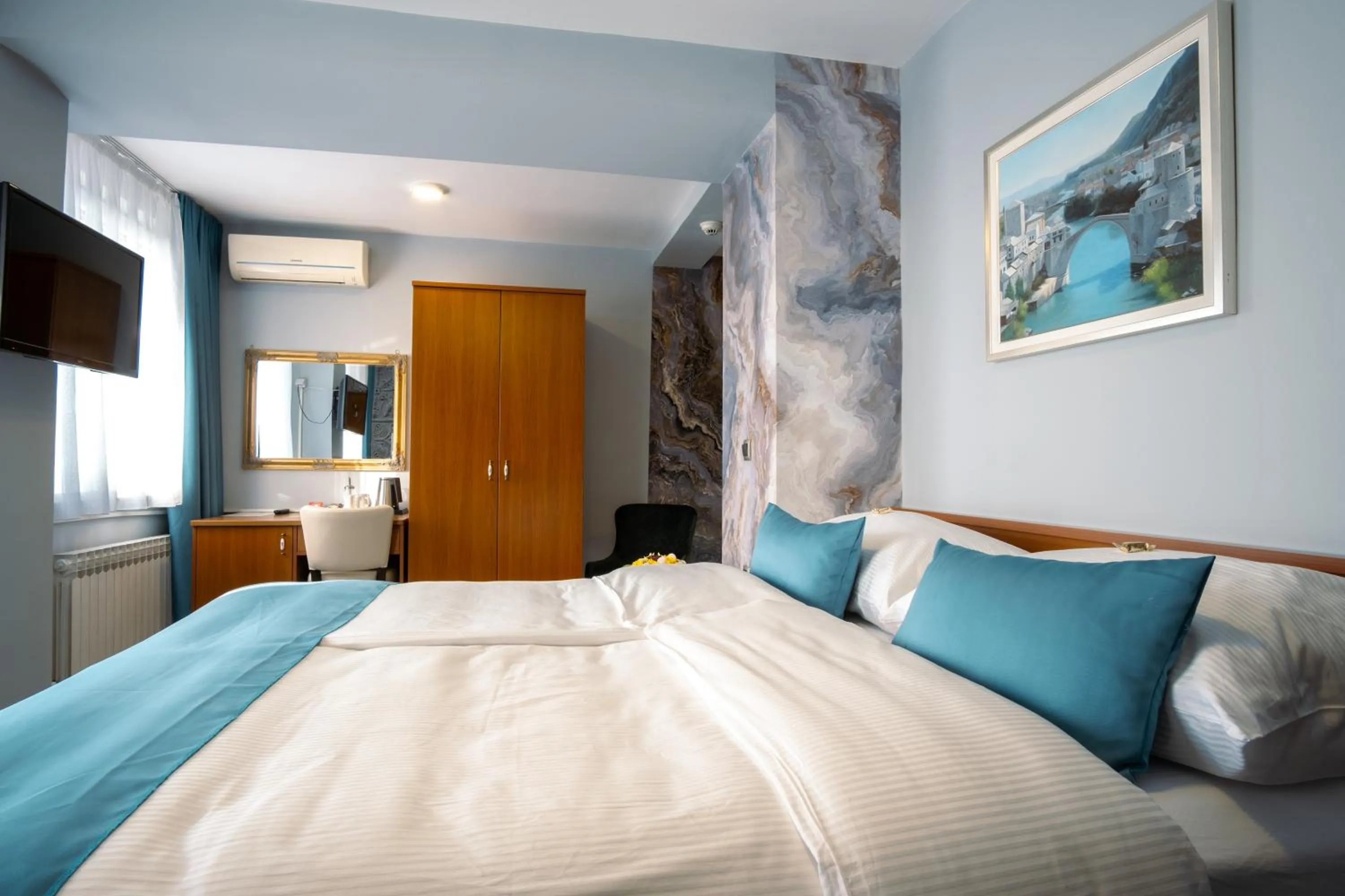 Deluxe Family Room in Hotel Villa Harmony - Panoramic View & Free Parking