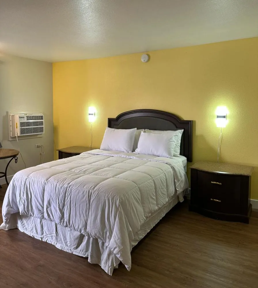 Queen Room - Disability Access in Moapa Motel