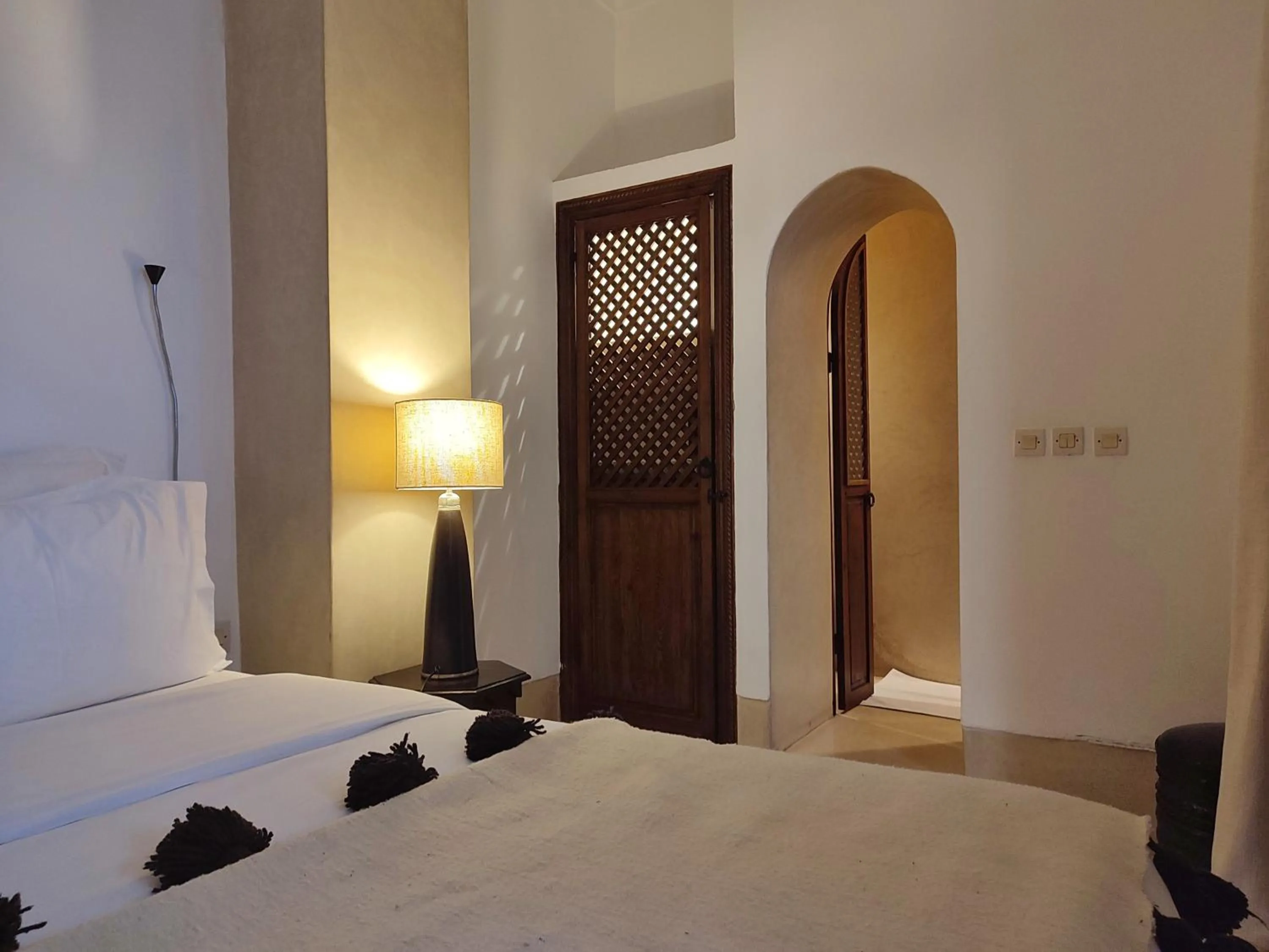 Baignoire Double Room with Private Bathroom in Riad Dar Zaman