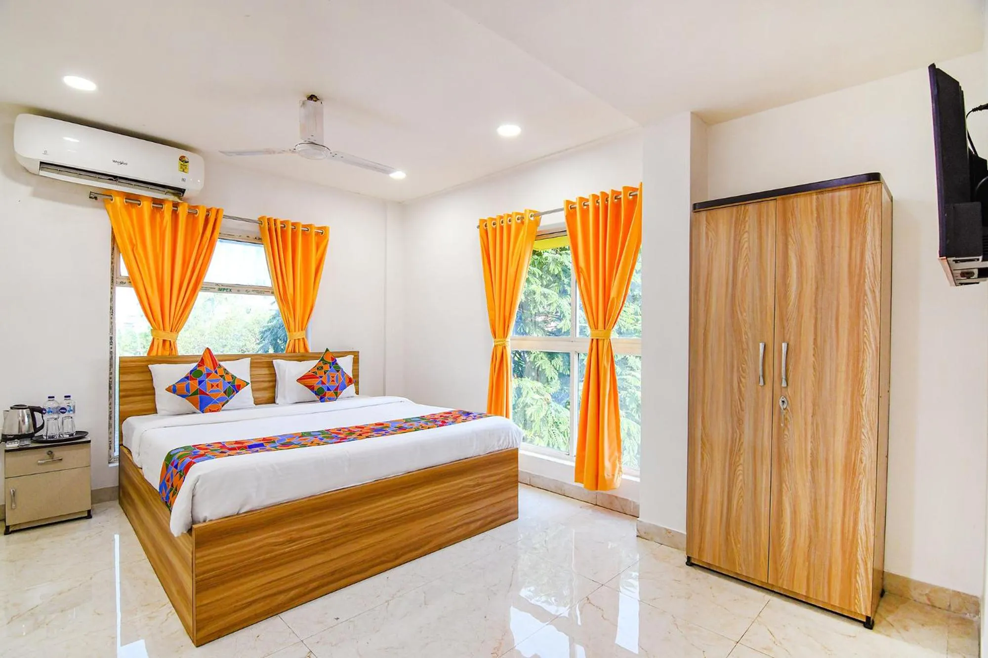 FabHotel Grand Hazra Inn - Nr Ballygunge Station