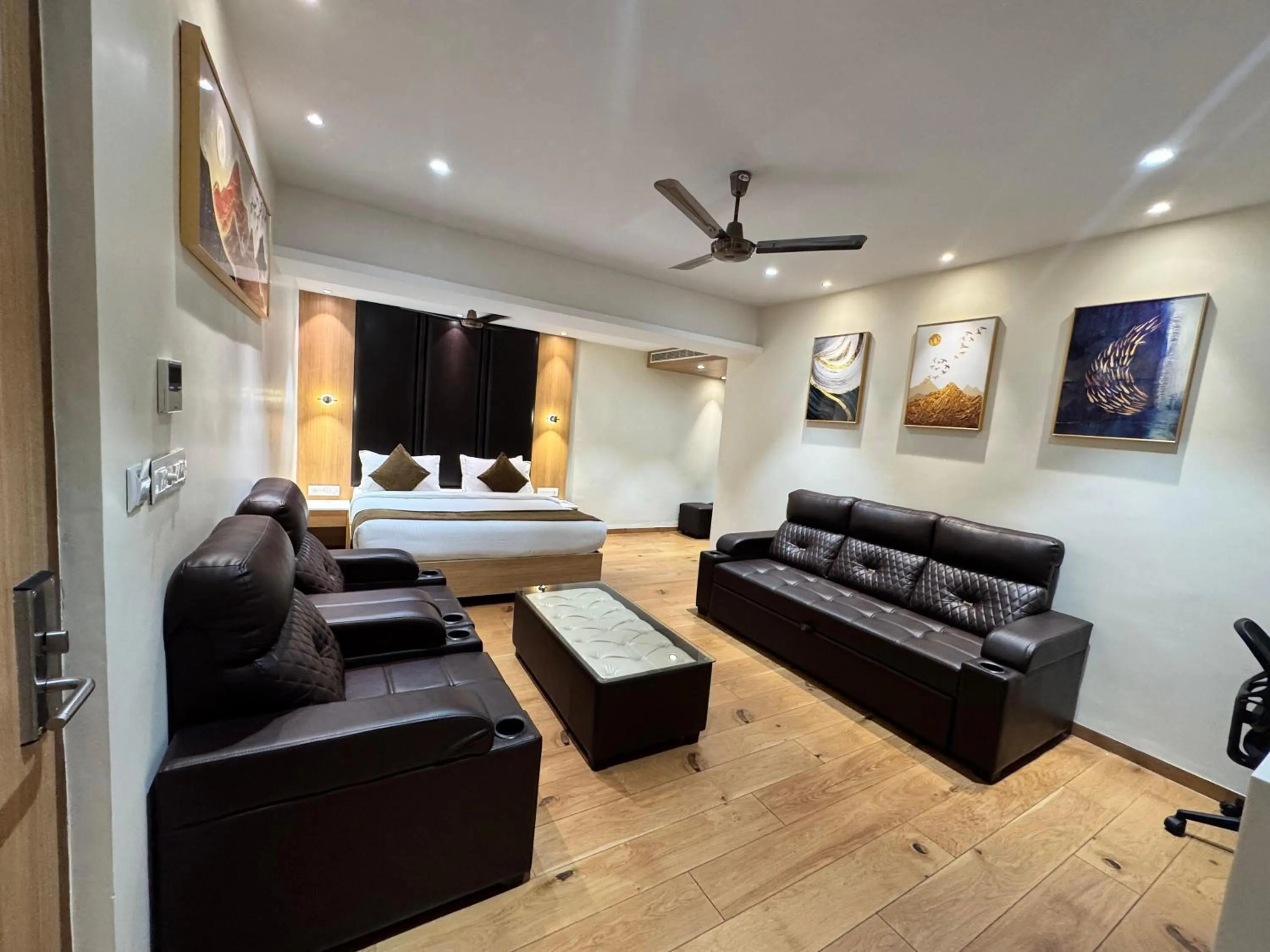 Superior Suite - single occupancy in HOTEL TOUCHWOOD