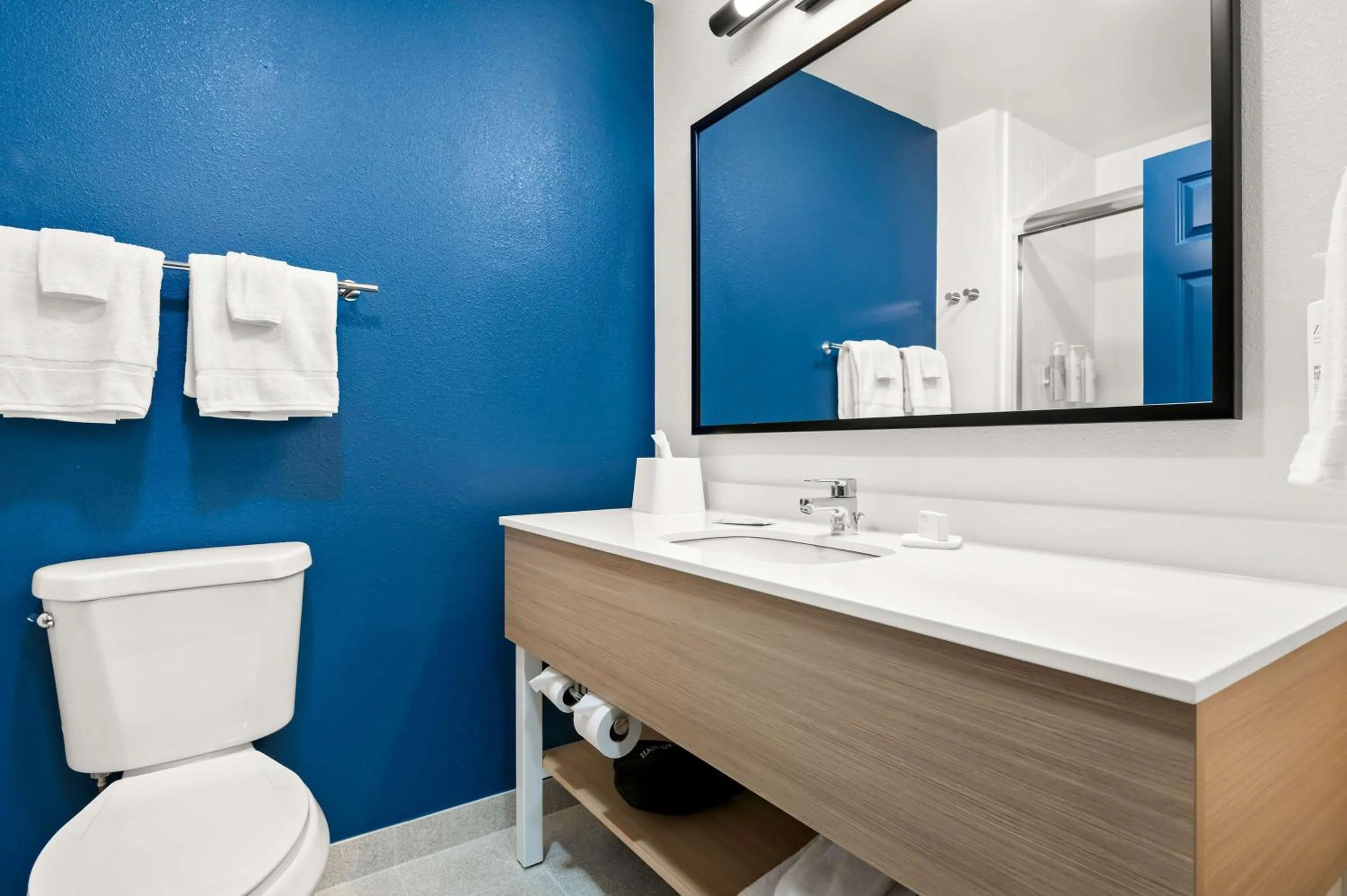 Queen Room with Two Queen Beds and Mobility Accessible Tub in Spark by Hilton Lancaster Dutch Country