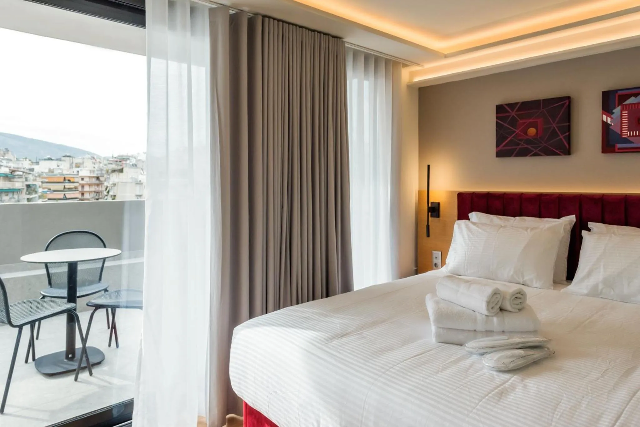 Junior Suite with Balcony in Urban Frame Acropolis