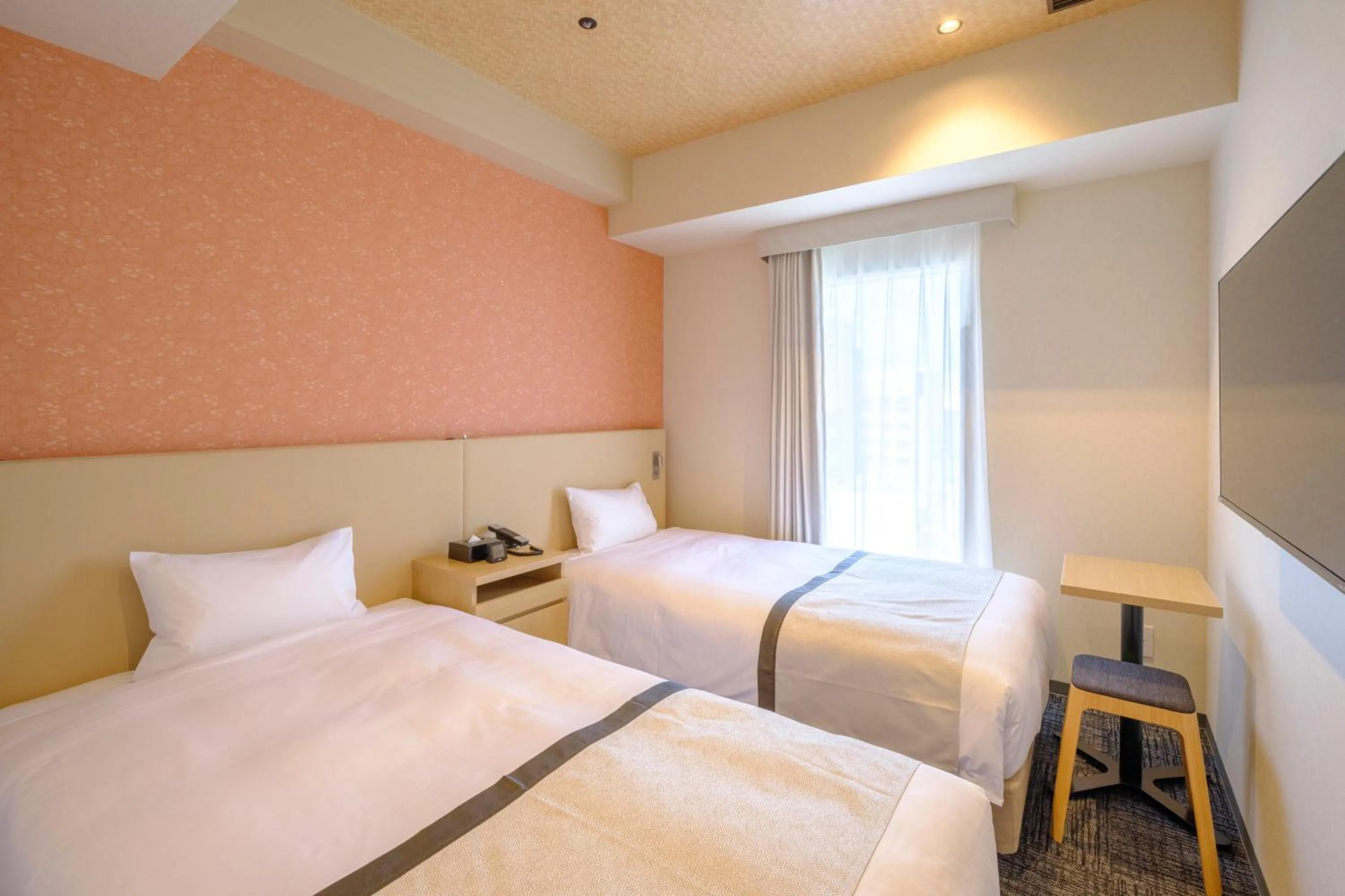 Compact Twin Room in Tosei Hotel Cocone Tsukiji Ginza Premier