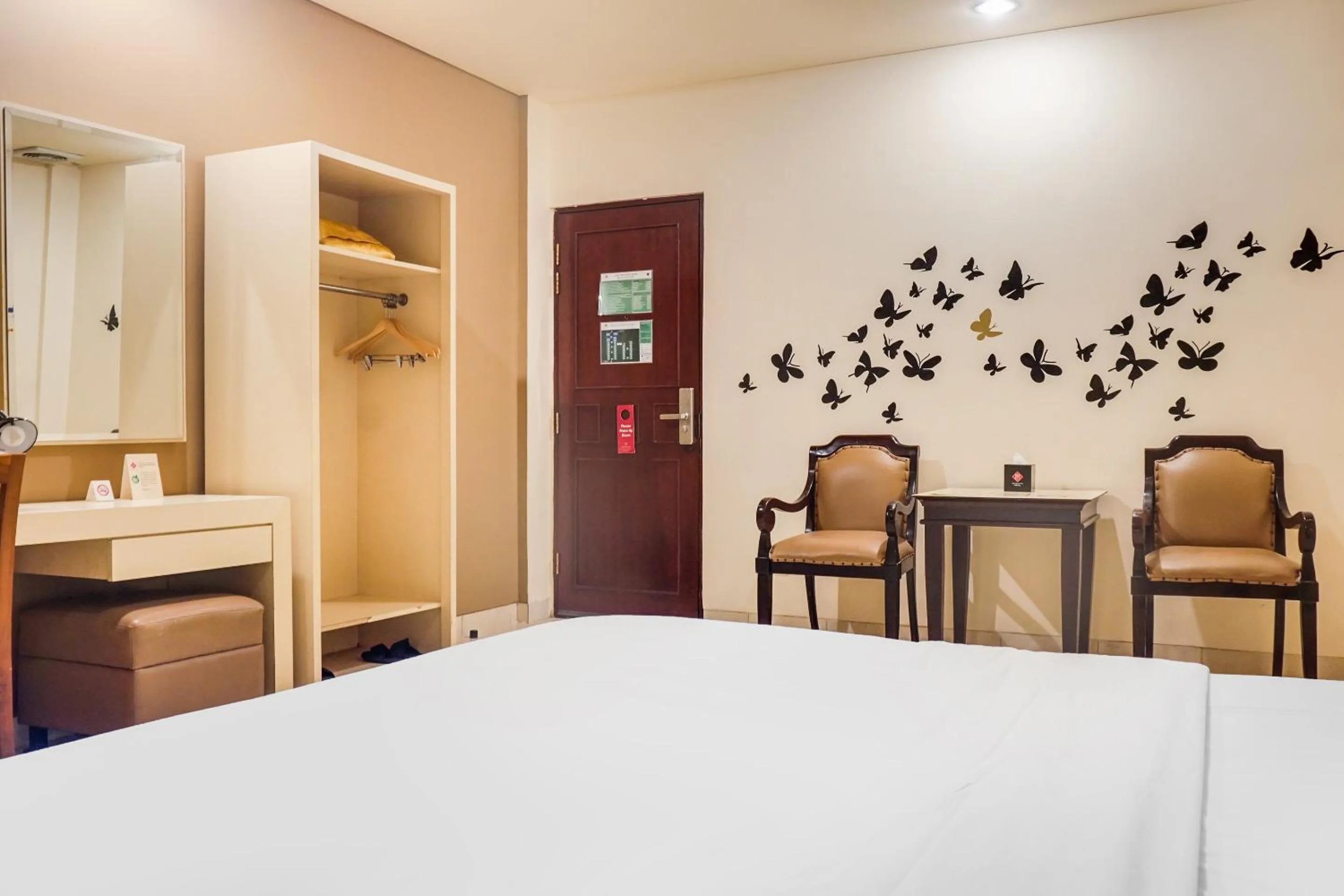 Deluxe King Room in Townhouse OAK Bi Executive