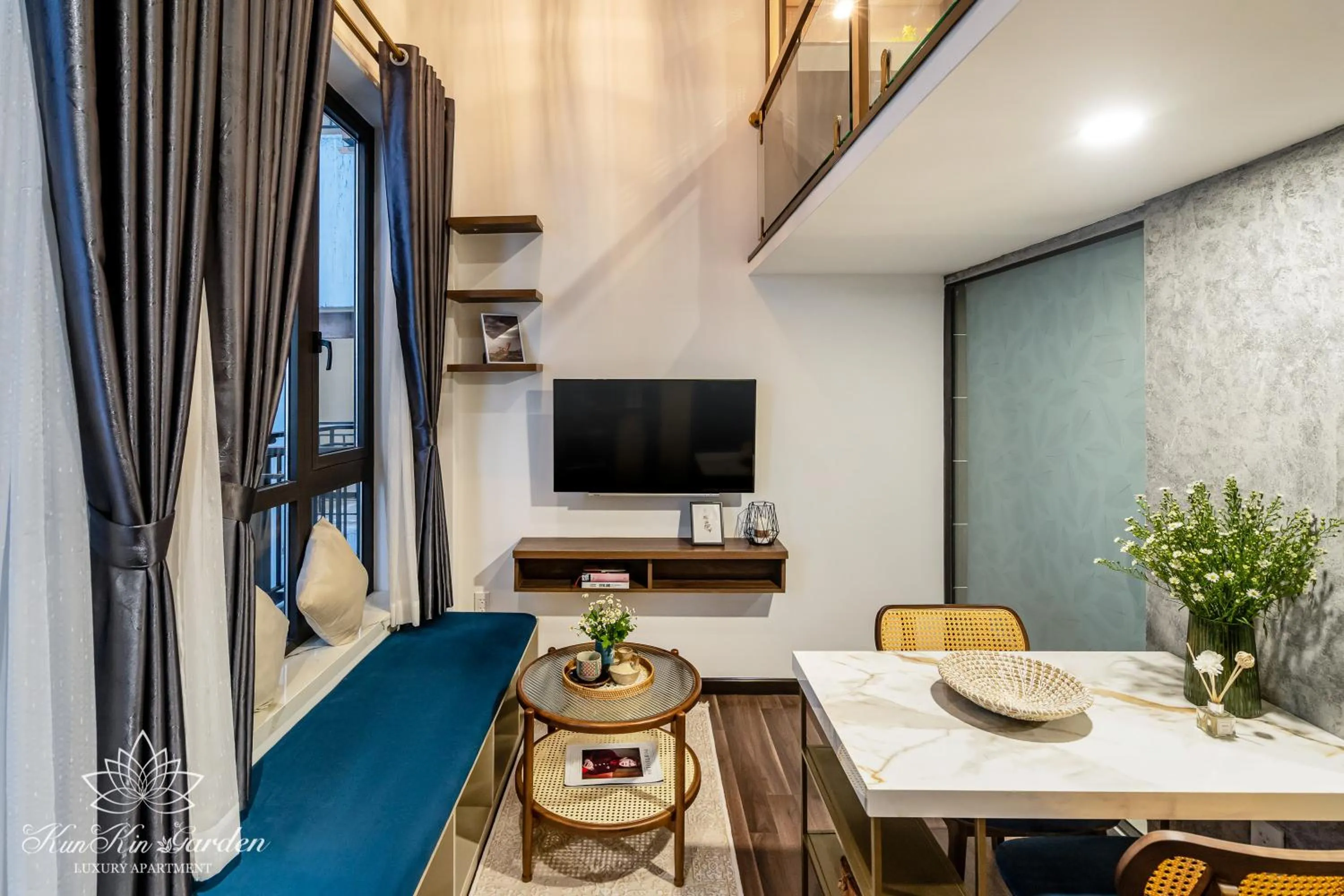 King Suite with Balcony in KunKin Garden Aparthotel