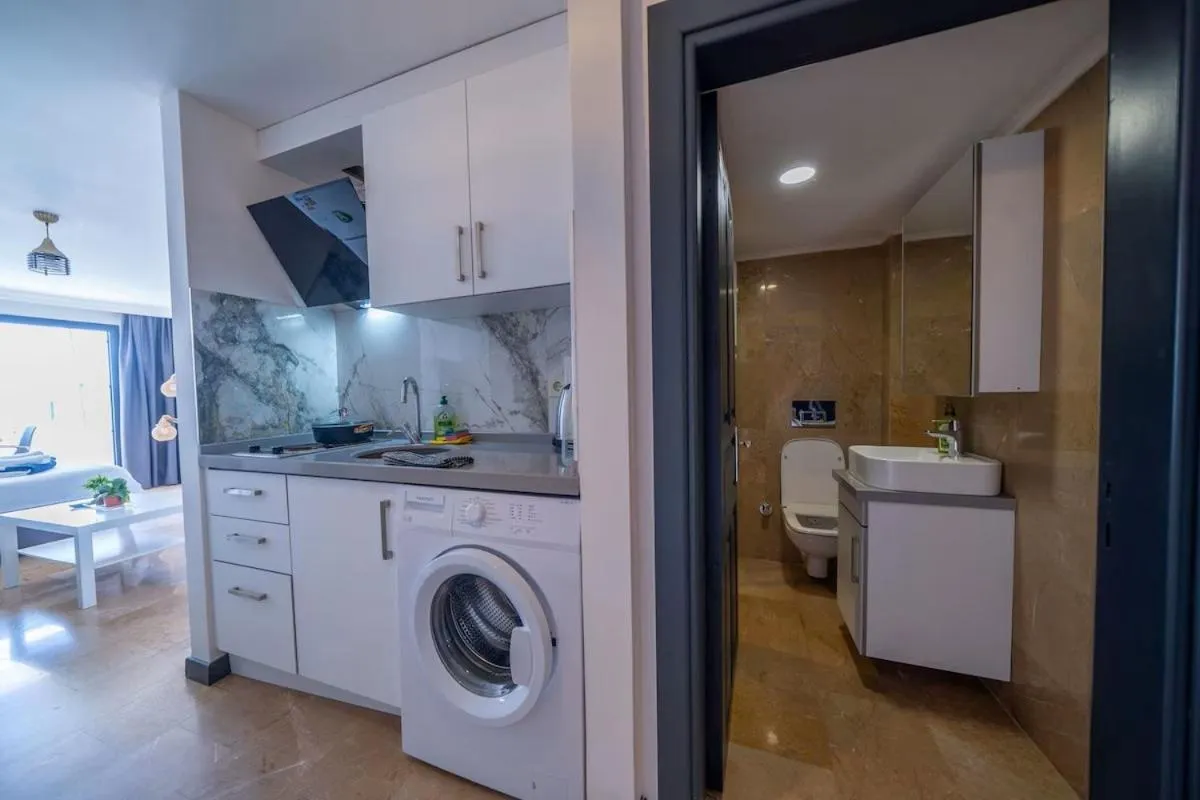 Studio with Balcony in İlya Apart 2