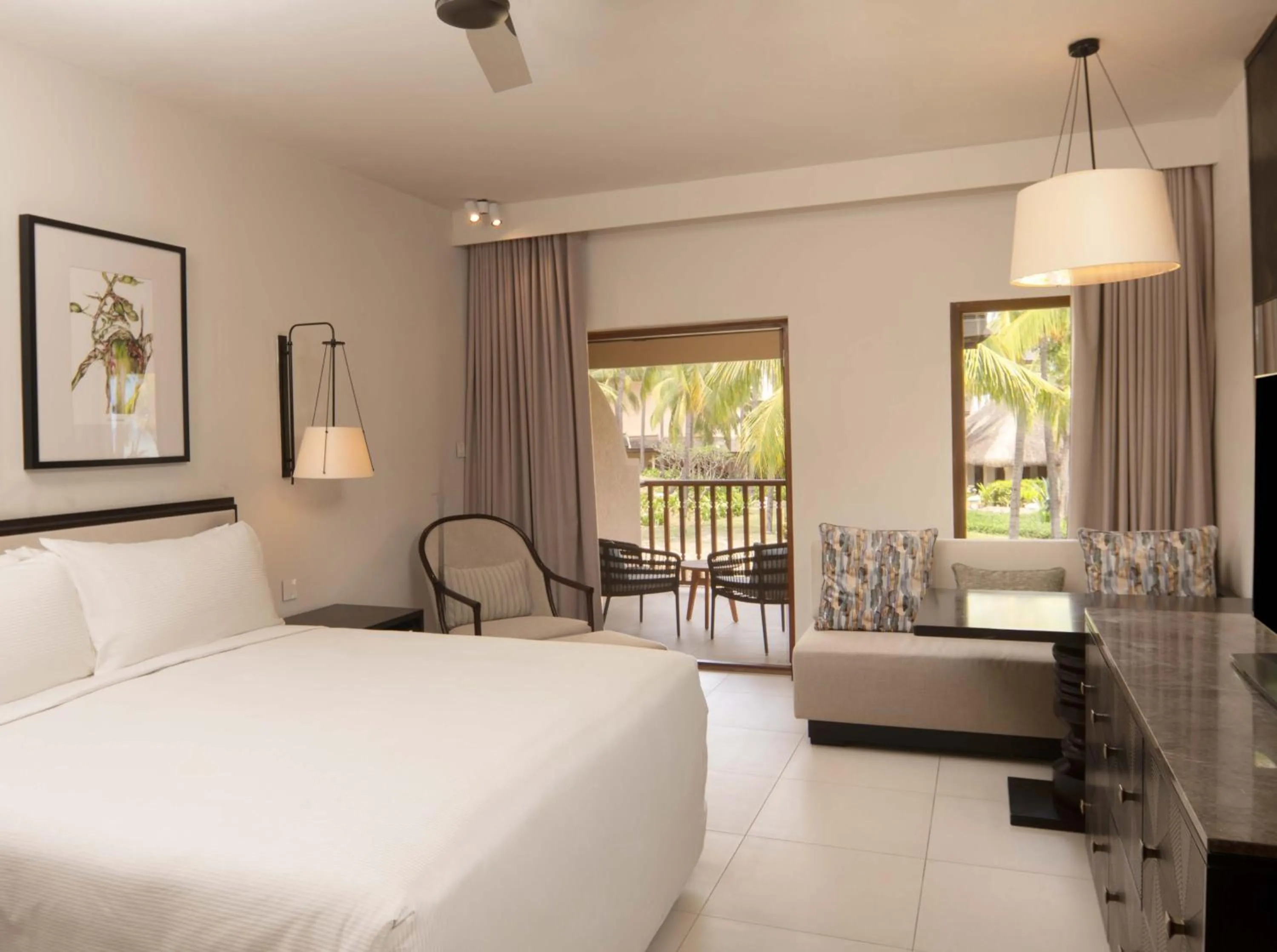Grand Deluxe King Room with Ocean View in Hilton Mauritius Resort & Spa
