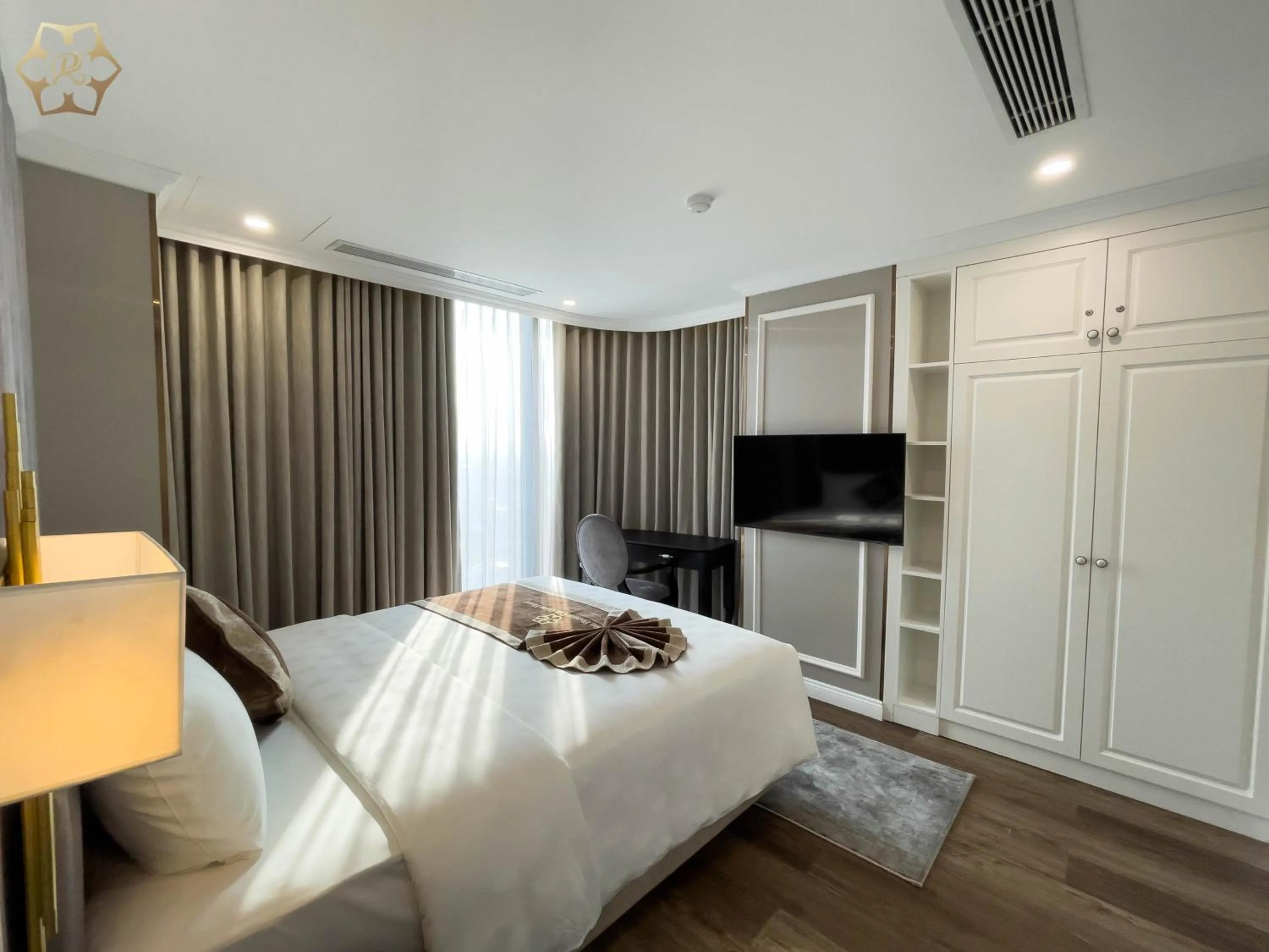 Deluxe Apartment in Cửa Đông Luxury Hotel