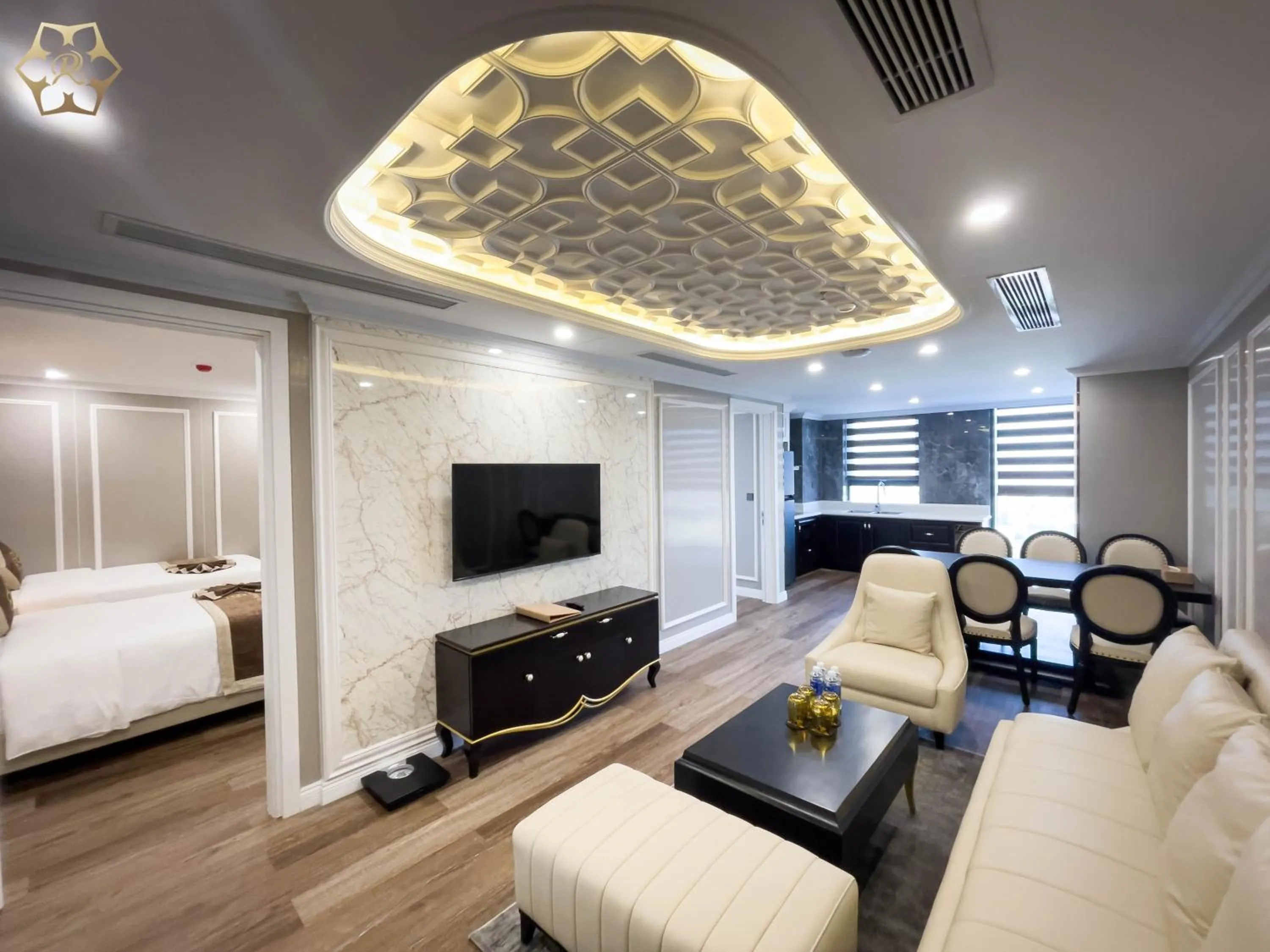 Suite Apartment in Cửa Đông Luxury Hotel