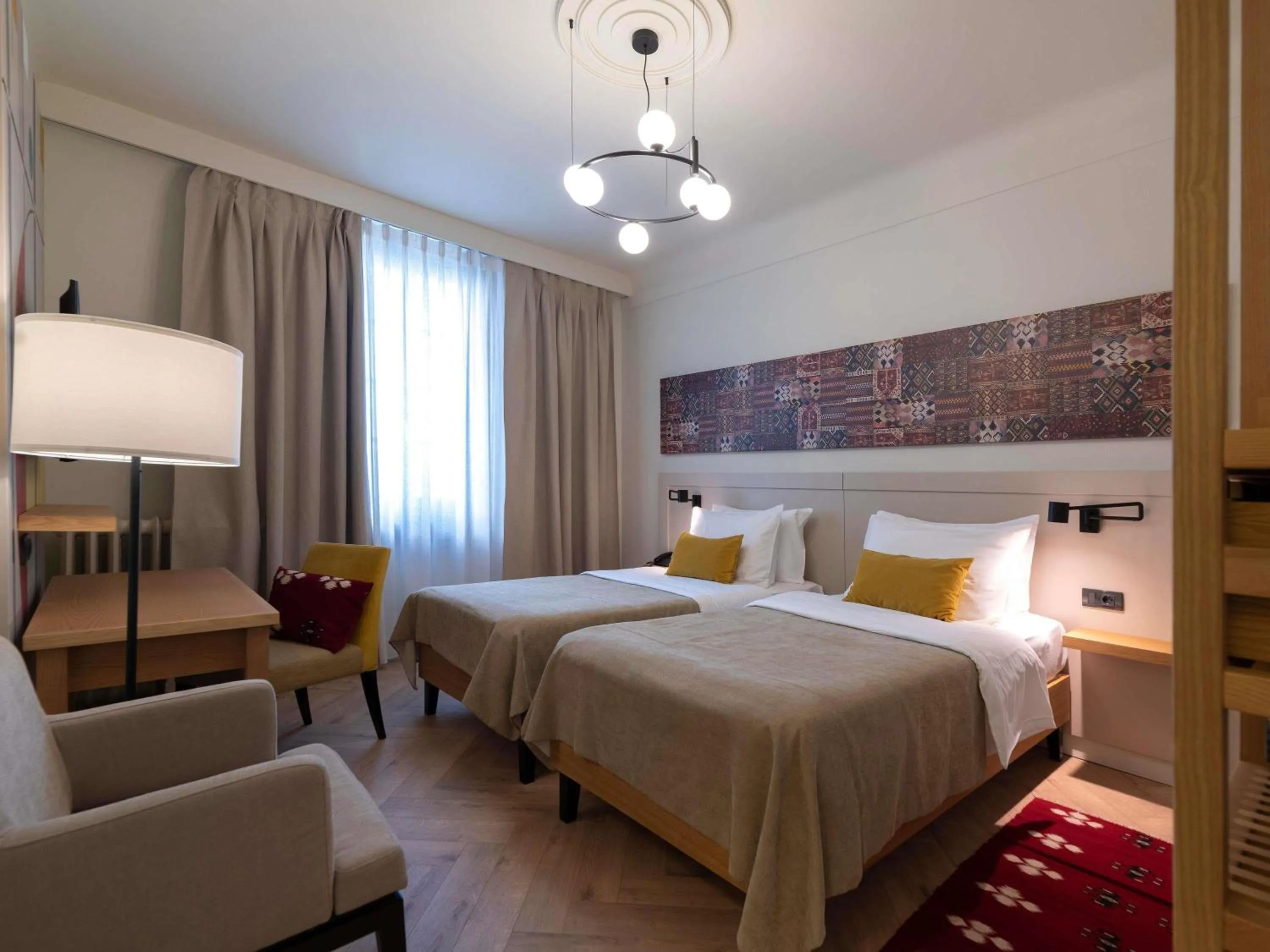 Superior Twin Room in Mercure Belgrade Excelsior