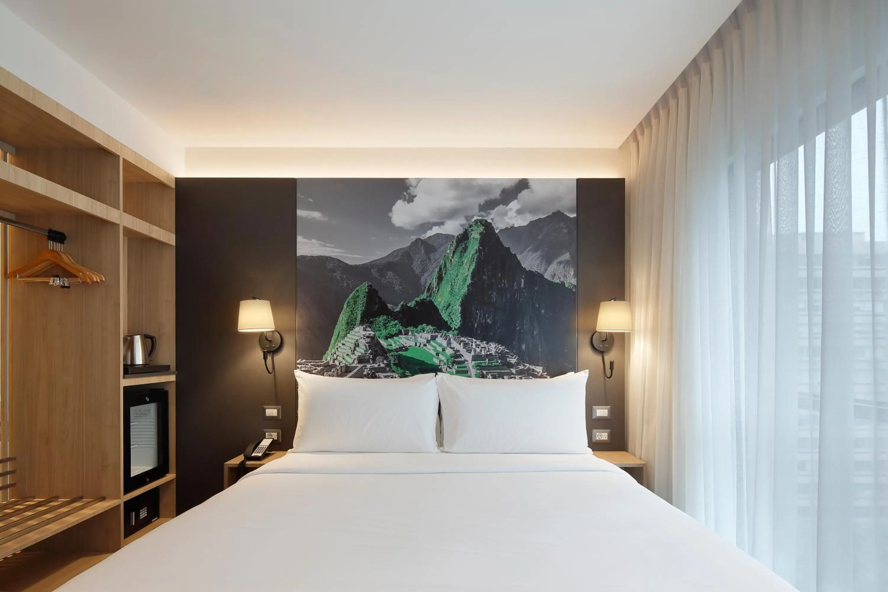 Deluxe Double Room in Ikonik Miraflores