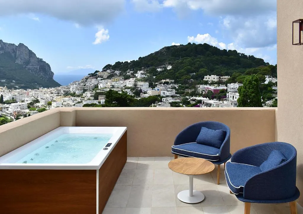 Deluxe Double Room Spa Bath and Terrace in Villa Lia Hotel Capri