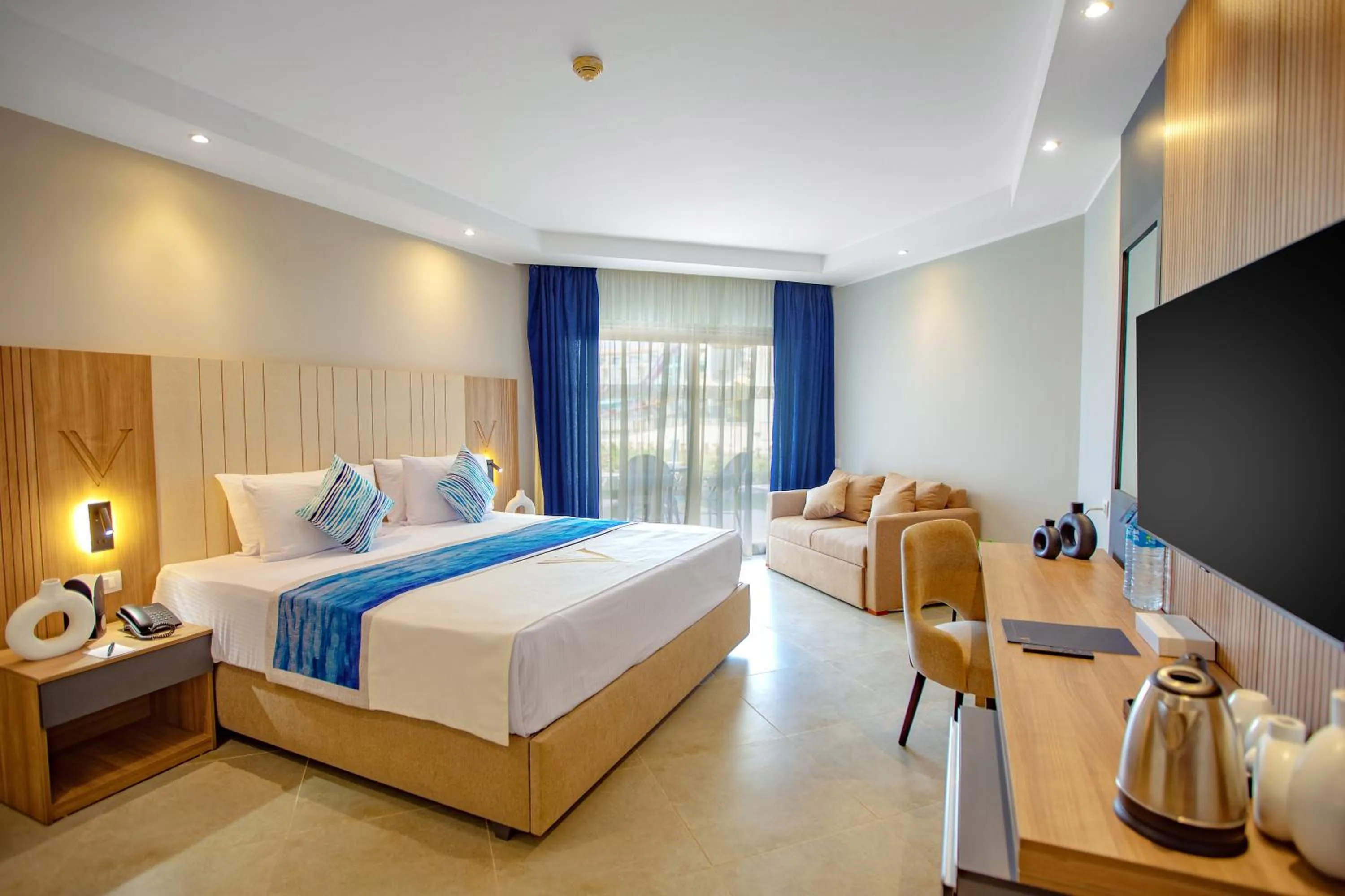 Deluxe Room Sea View - single occupancy in THE V Luxury Resort Sahl Hasheesh