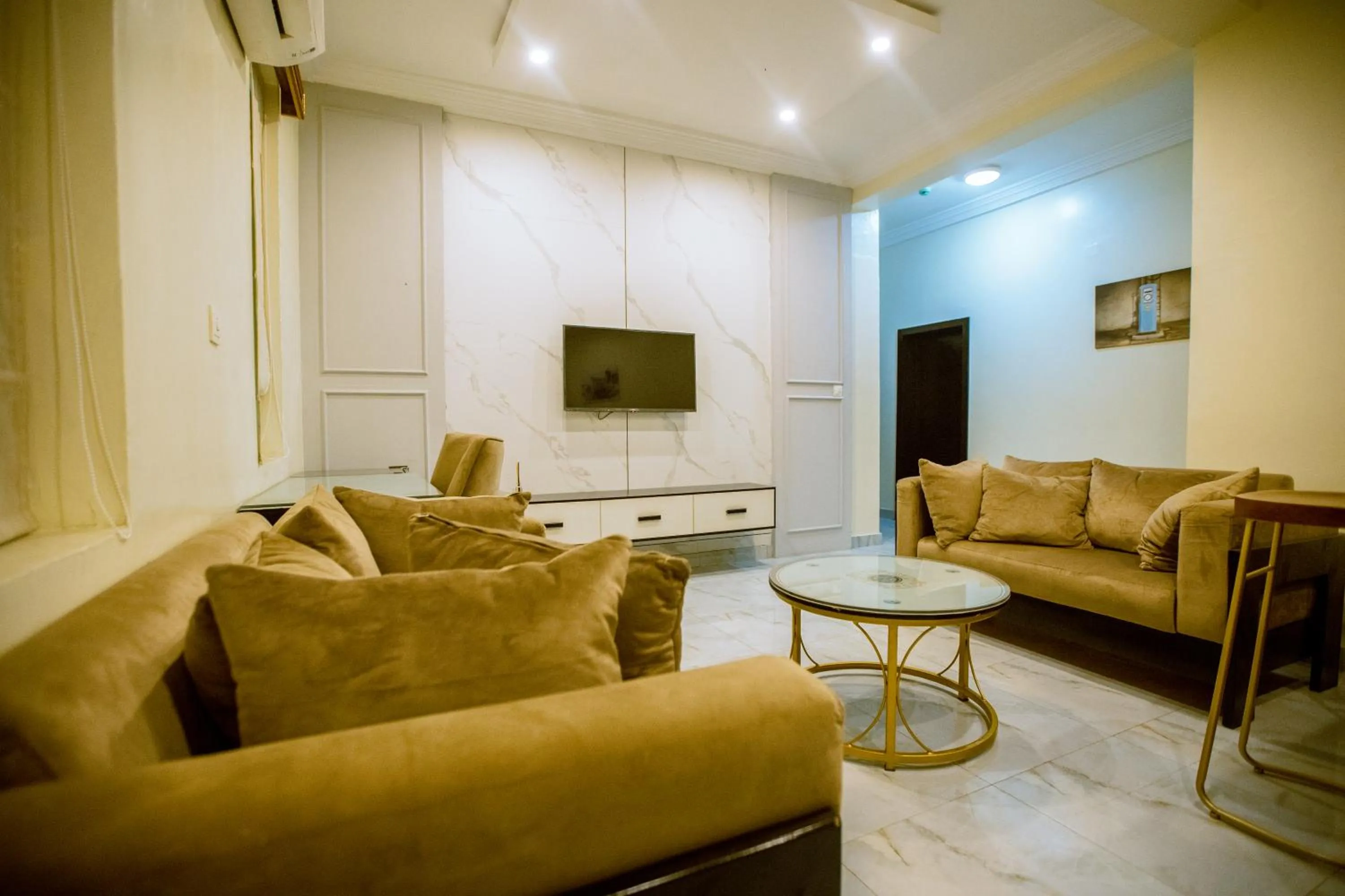 Three-Bedroom Suite in Apartment 79 Hotel & Suite