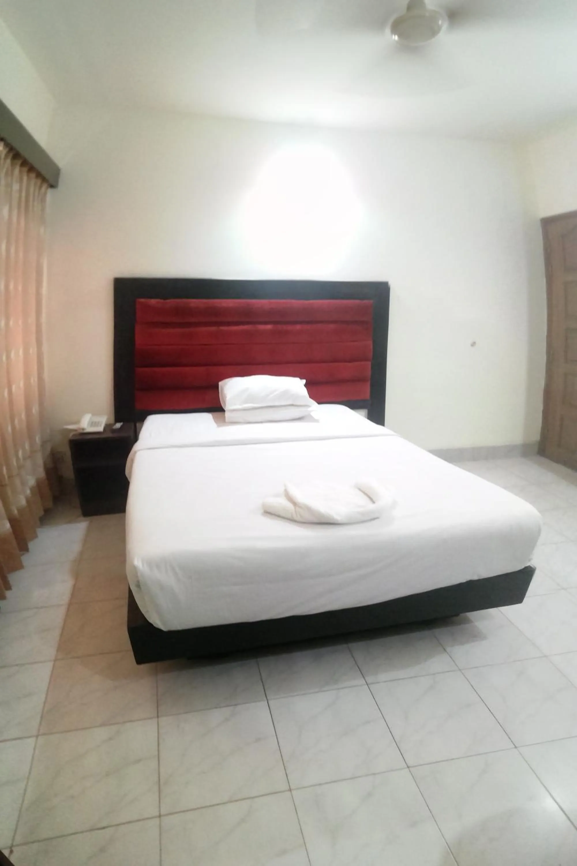 Deluxe Single Room with Balcony in Hotel Skylink