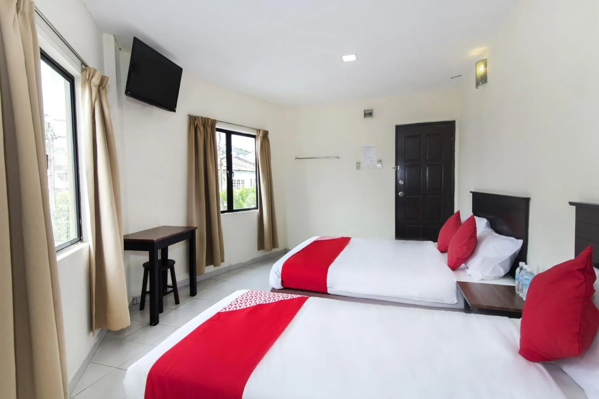 Standard Twin Room in Hotel 91 Bukit Mewah