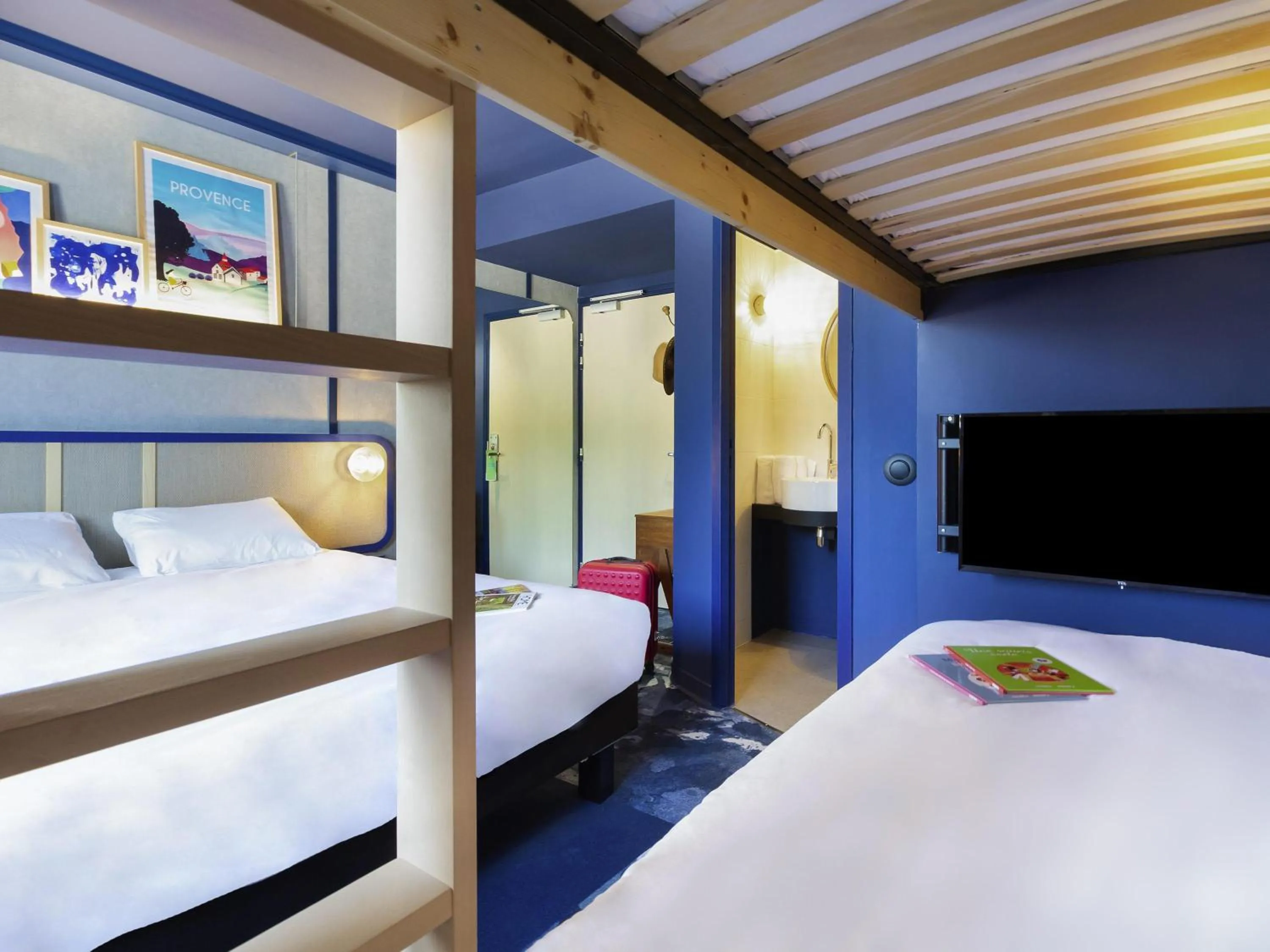 POP Family Room - 4 people in greet hotel Salon de Provence