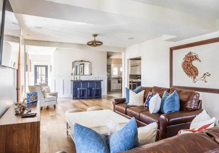 Four-Bedroom House in The Hen Houses