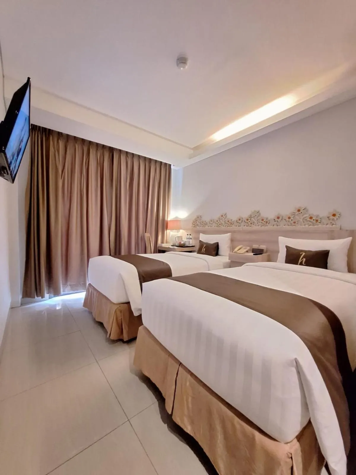 Deluxe Twin Room in Horison Kuta Bali