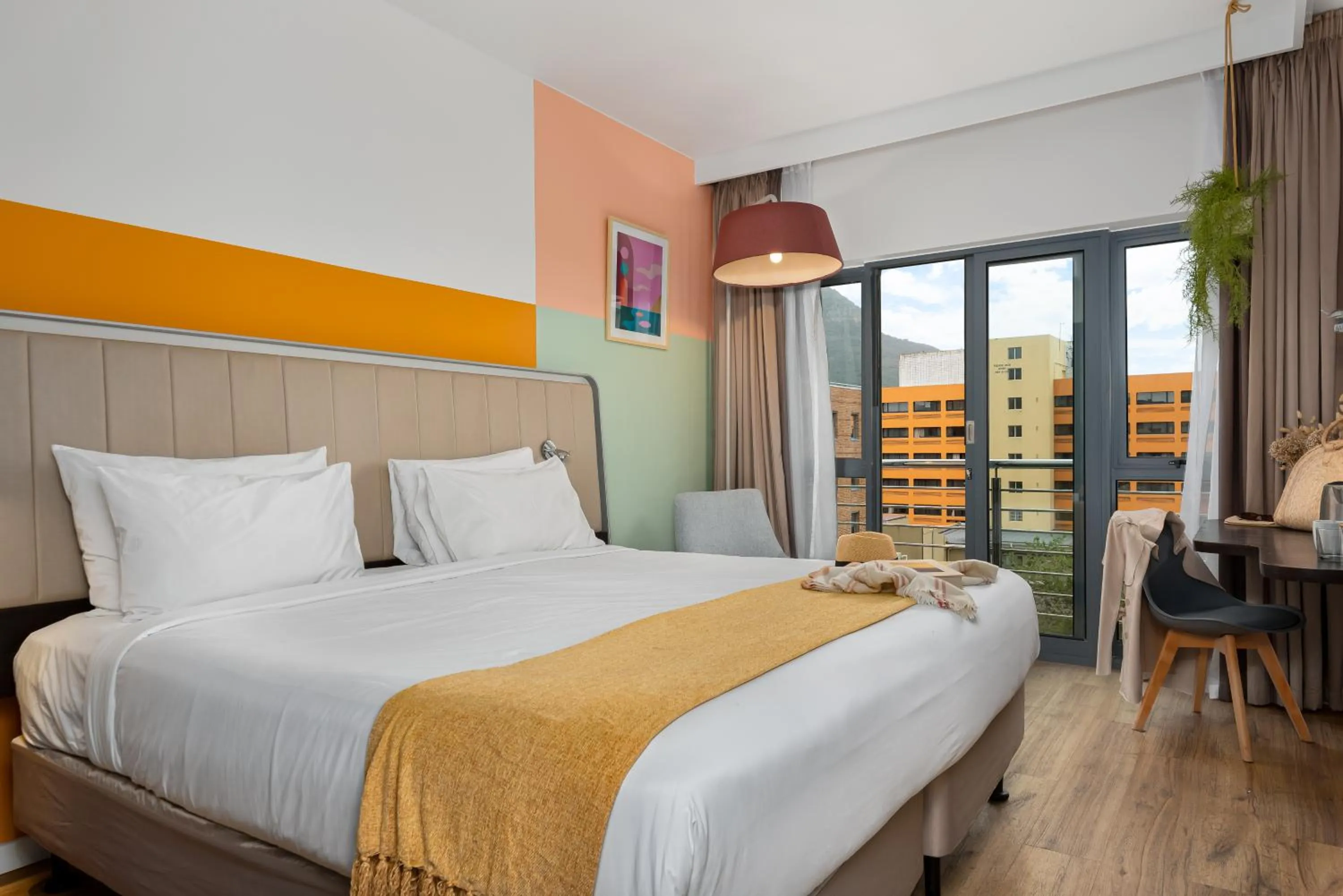 Superior Double Room in Neighbourgood Newlands