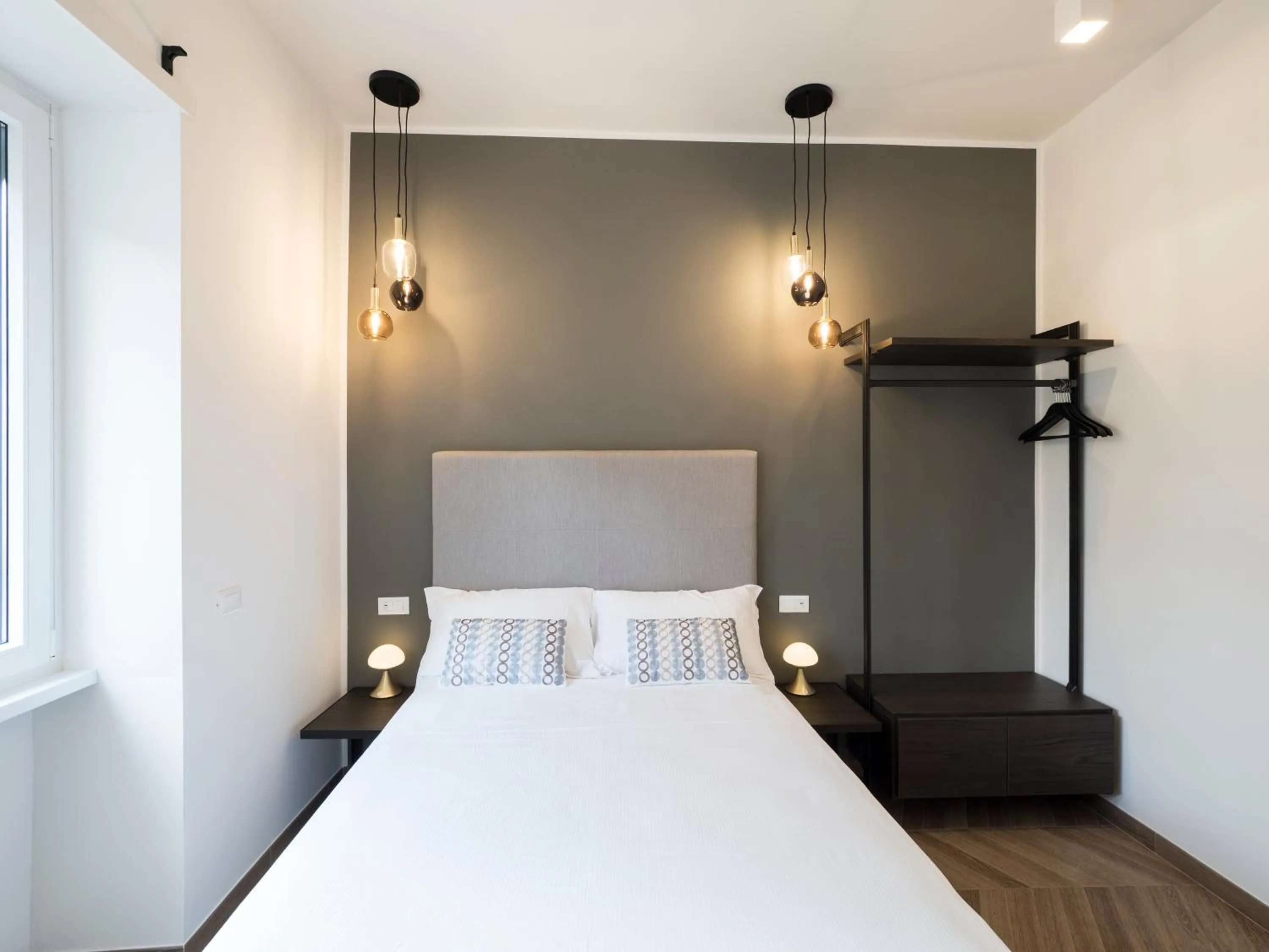 King Room with Roll-In Shower - Disability Access in Savoia Rooms Roma