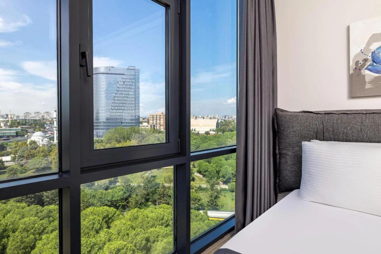 Three-Bedroom Apartment with City View in Mayar Residence Hotel