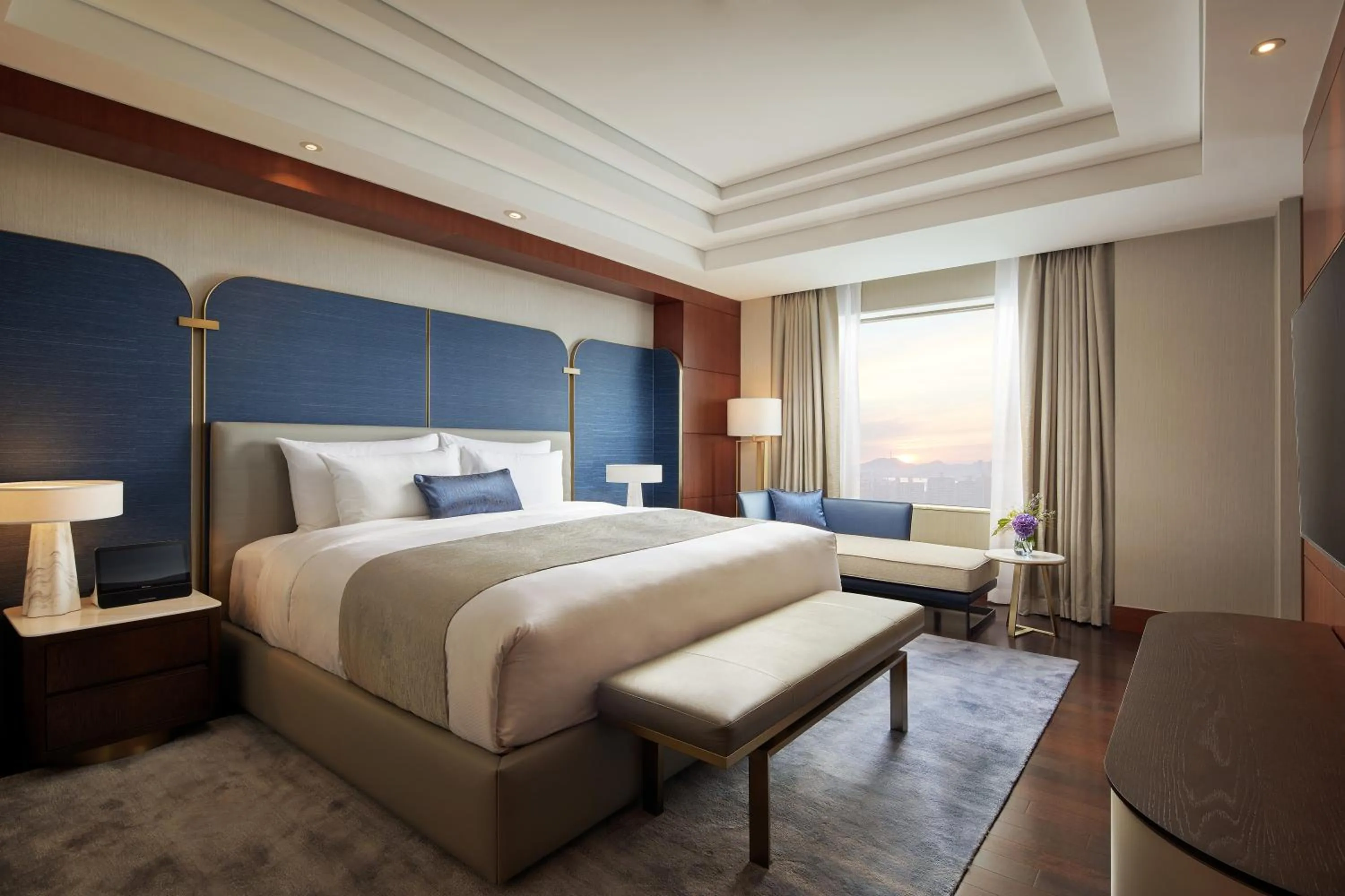 Deluxe Suite Double Room in Lotte Hotel World