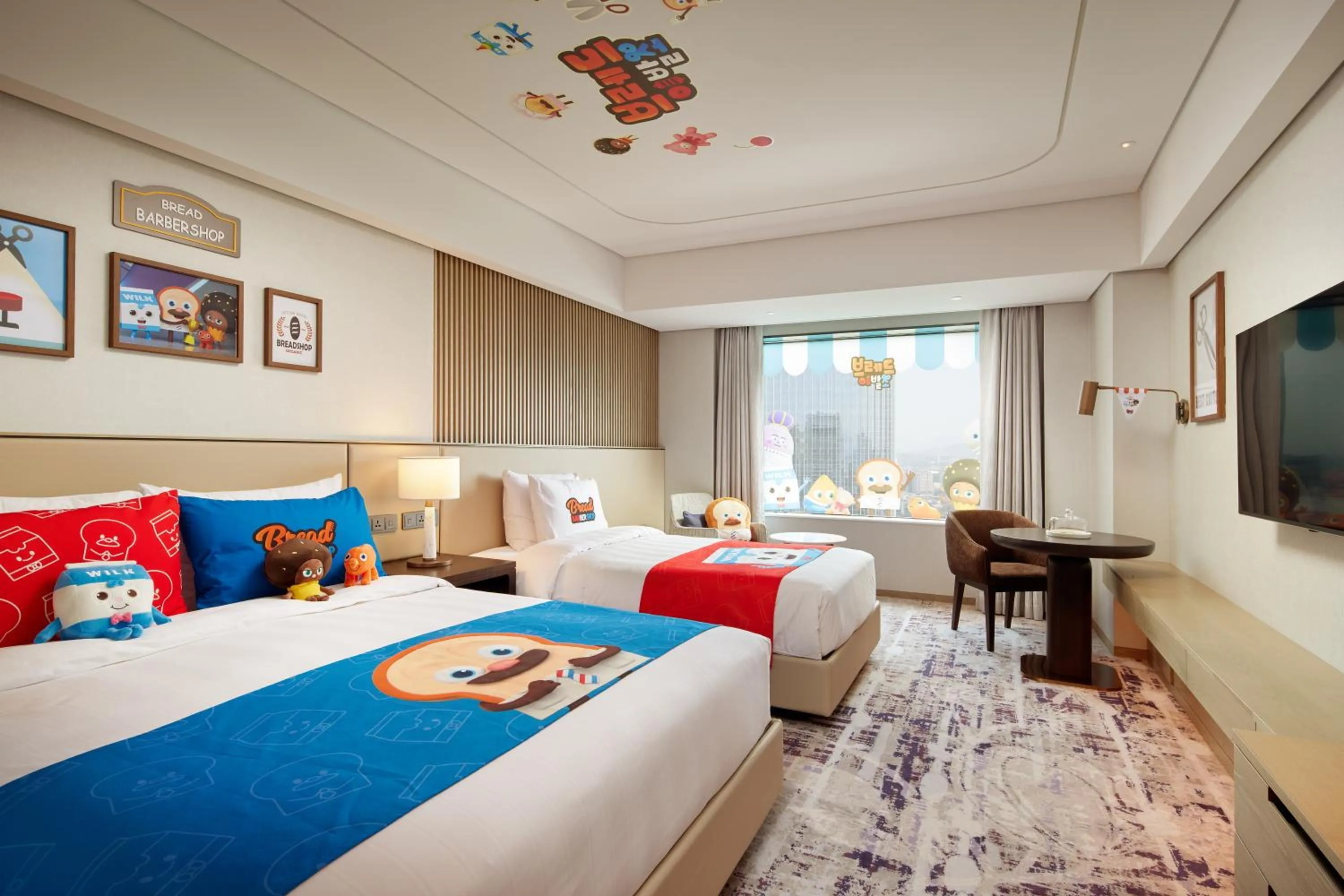 Bread Barbershop Family Twin Room with Lake View in Lotte Hotel World