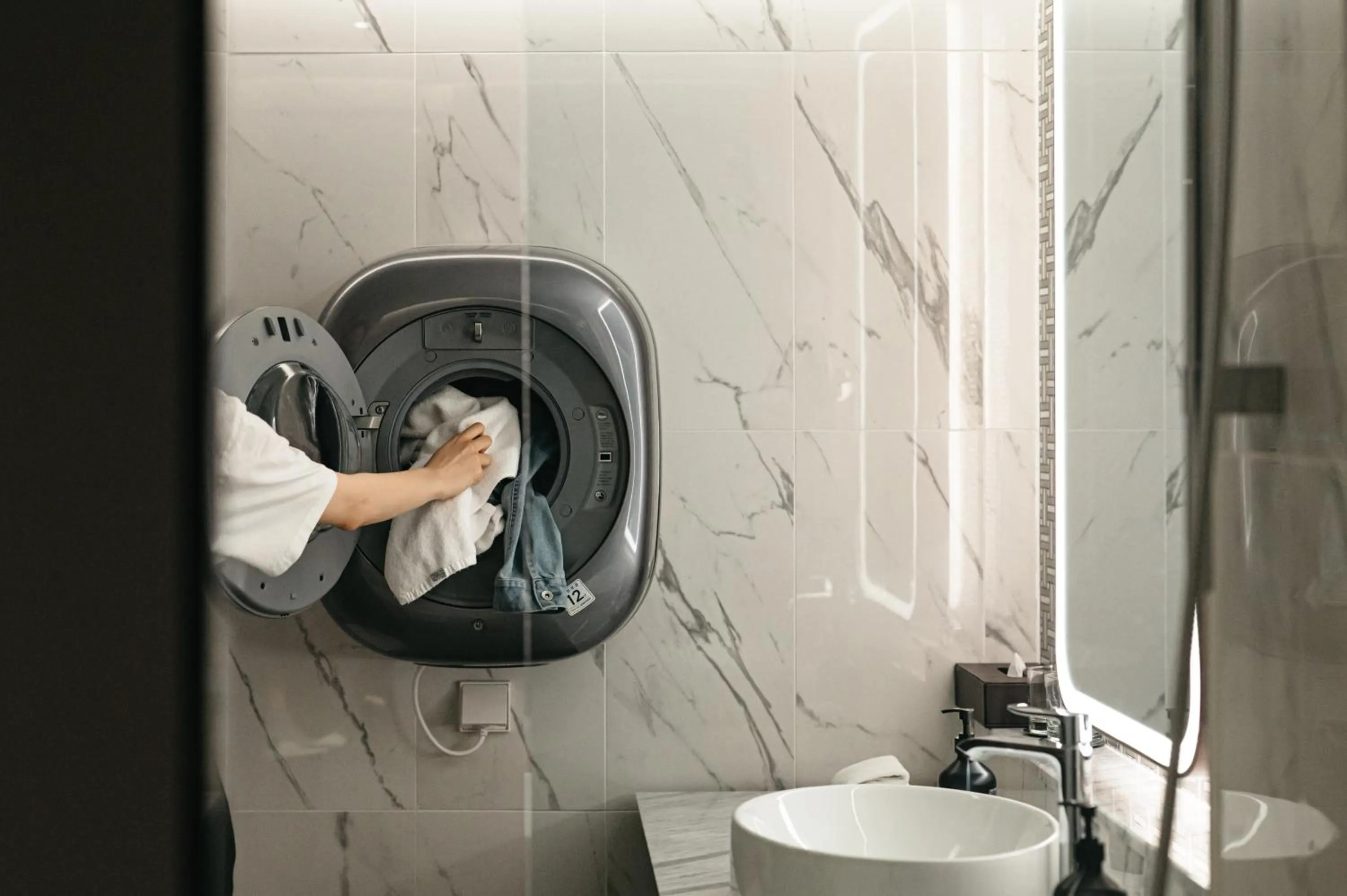 Residential Deluxe Twin Room in Lotte Hotel World