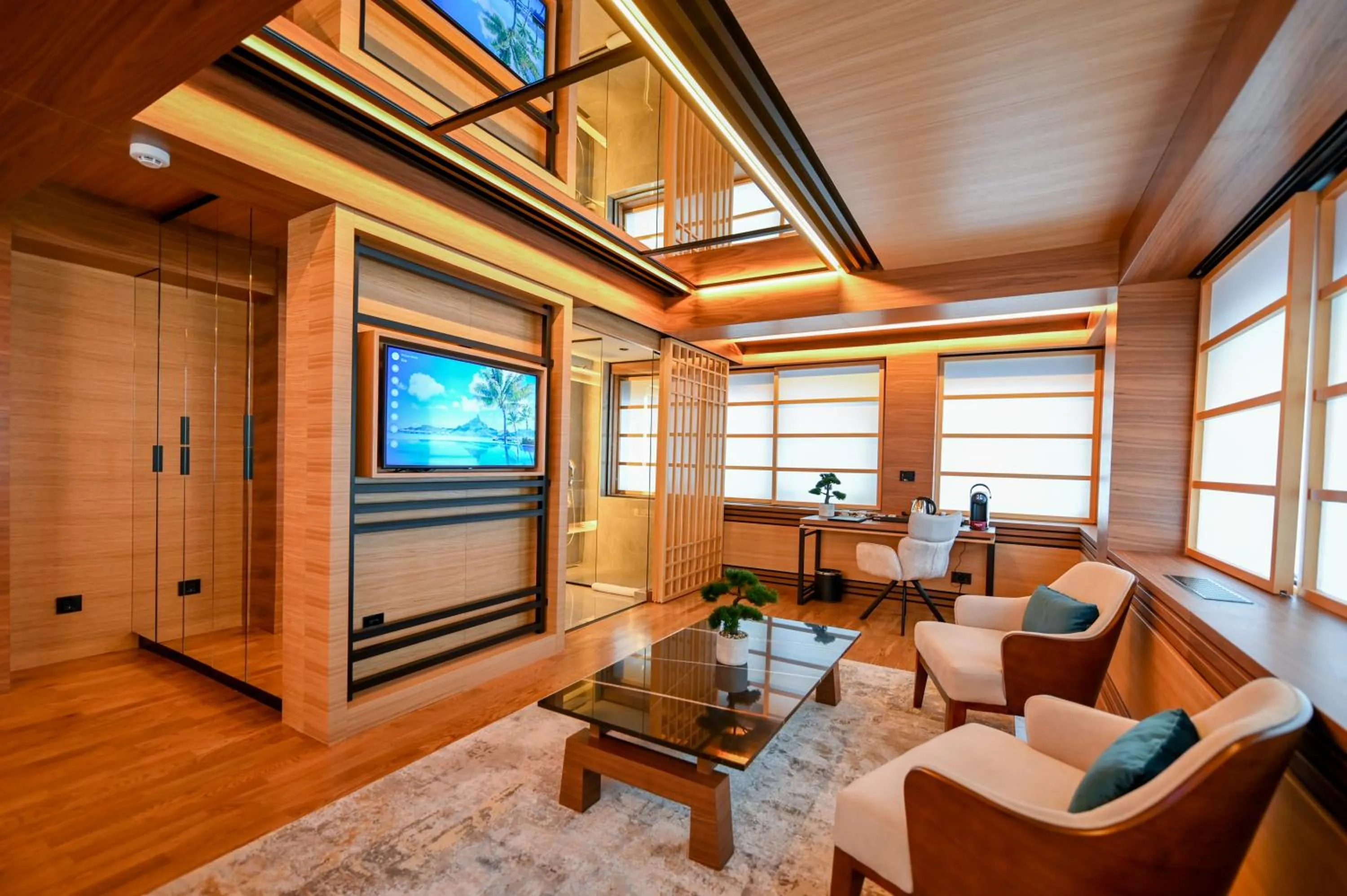 Presidential Suite with Free Spa Access in Hanami Design Hotel