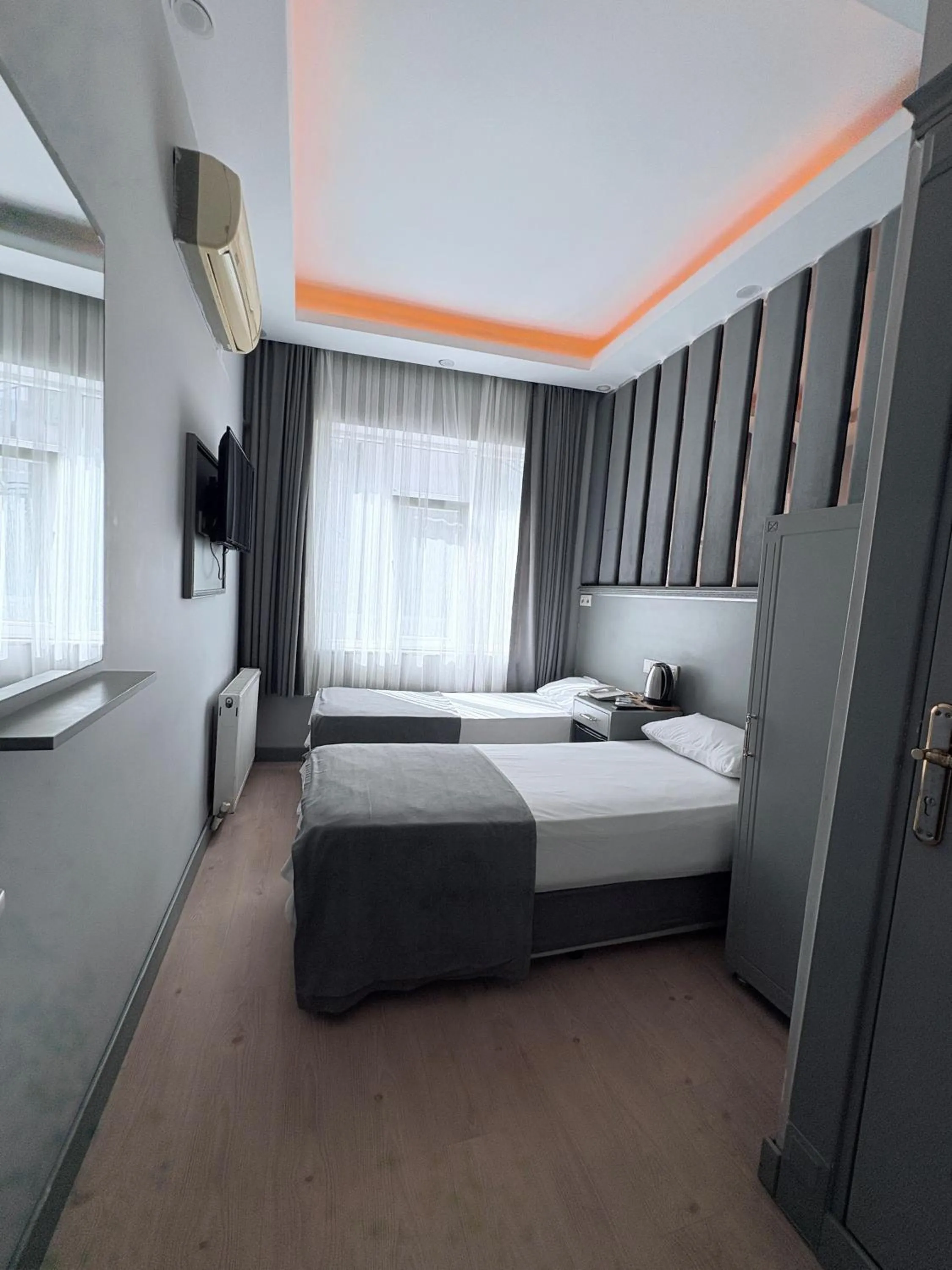 Standard Twin Room in Crowned Plus Hotel