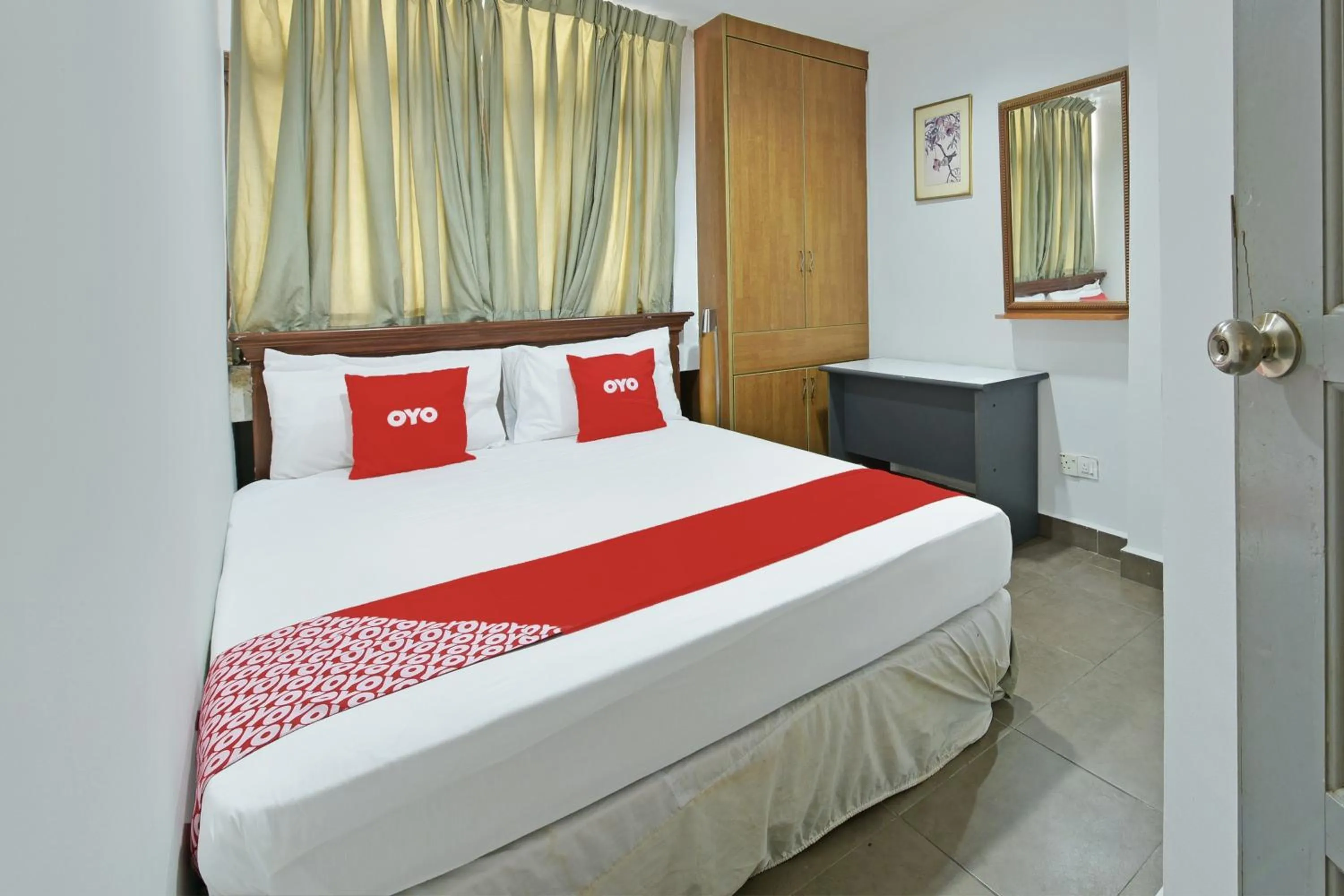 Deluxe Queen Room in Super OYO 90780 J Hotel Bukit Bintang