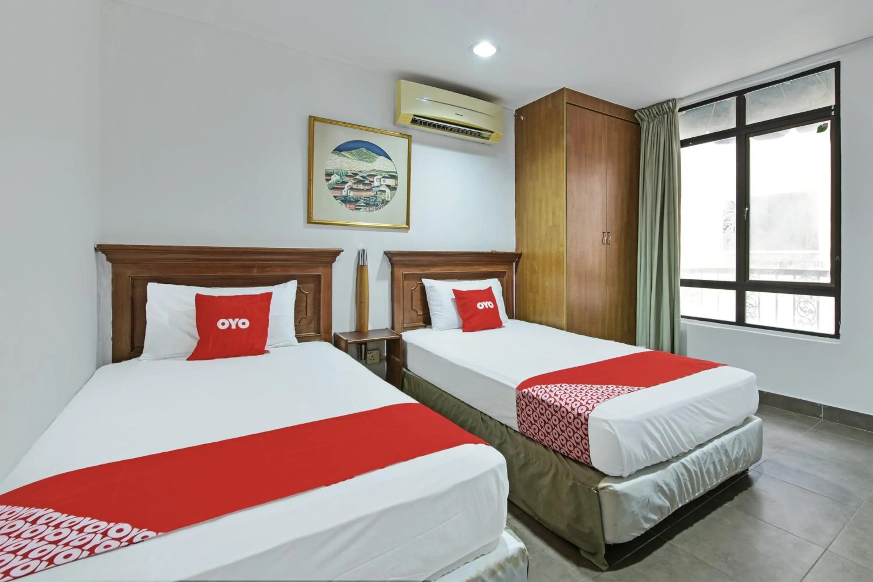 Deluxe Twin Room in Super OYO 90780 J Hotel Bukit Bintang