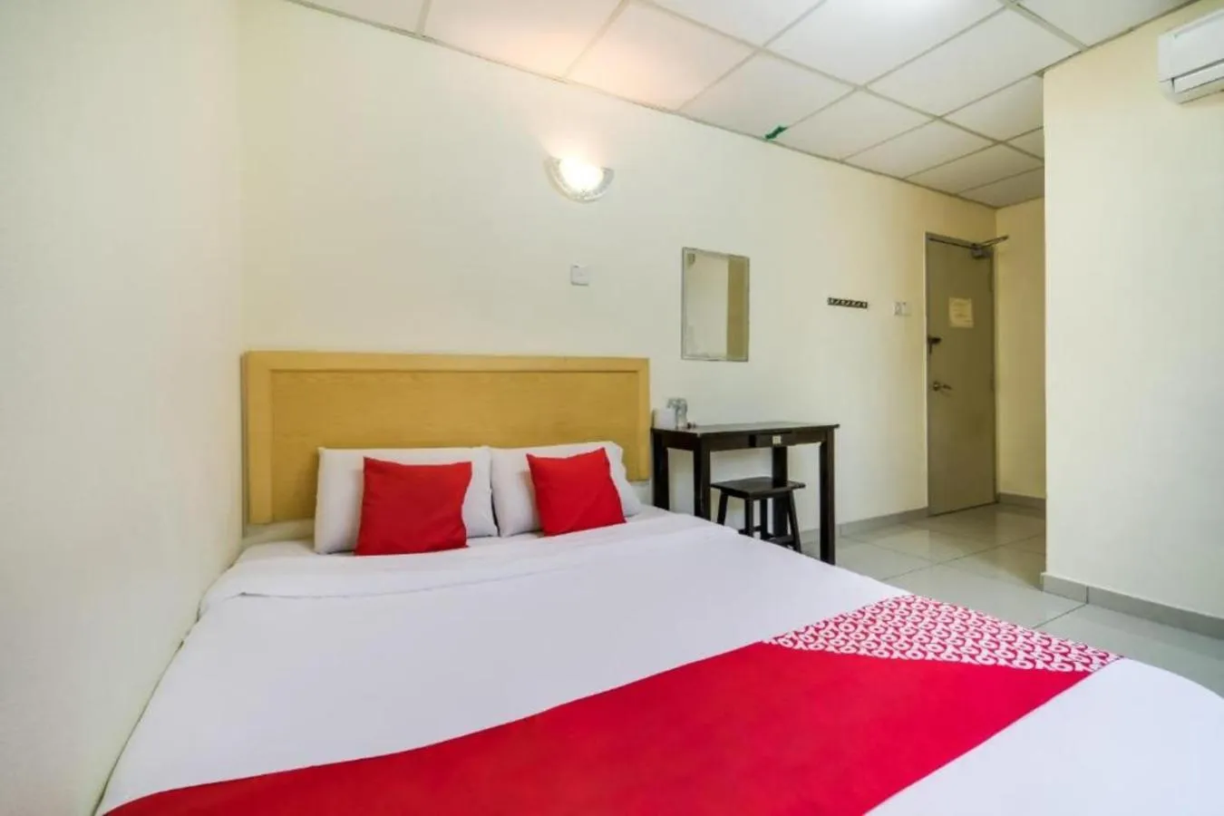 Standard Double Room in Hotel River Inn