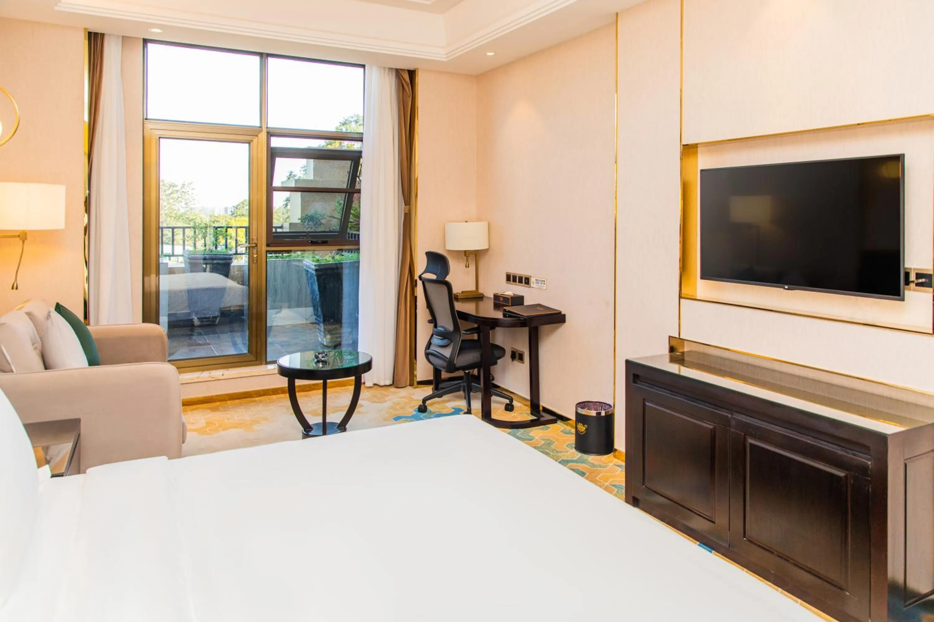 Queen Room with Balcony in The Venetian Hotel