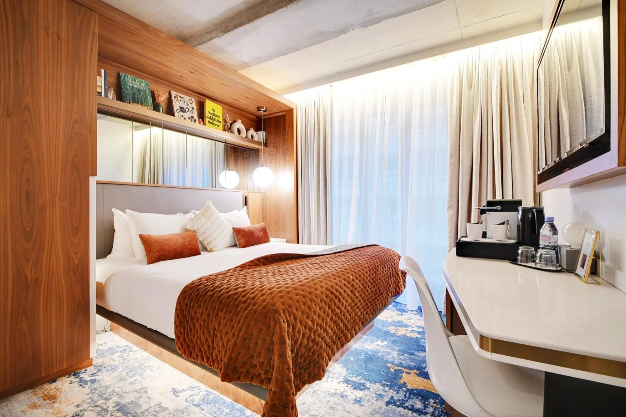 Superior Queen Room in CARD Hôtel