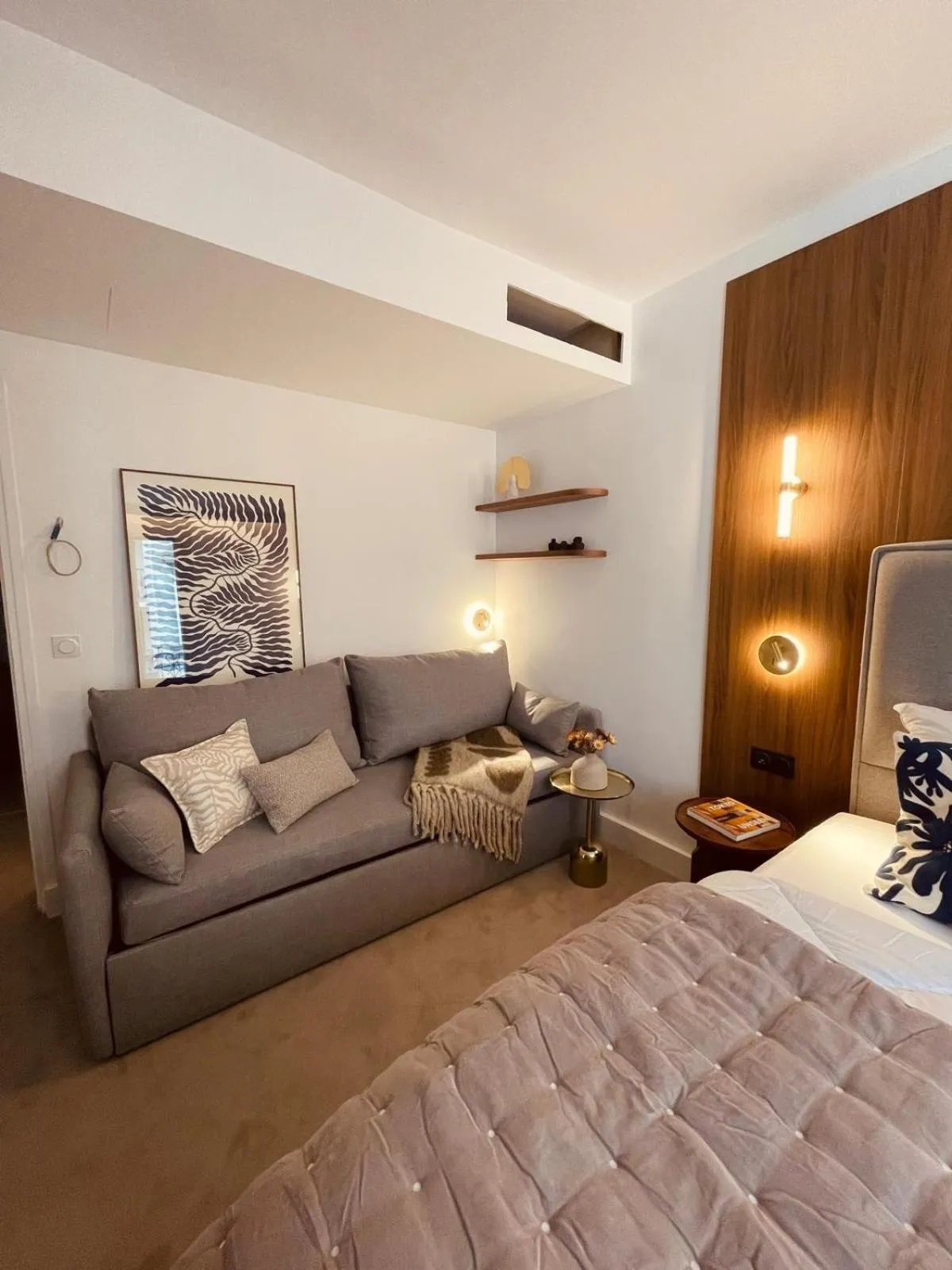 Studio Apartment in CARD Hôtel