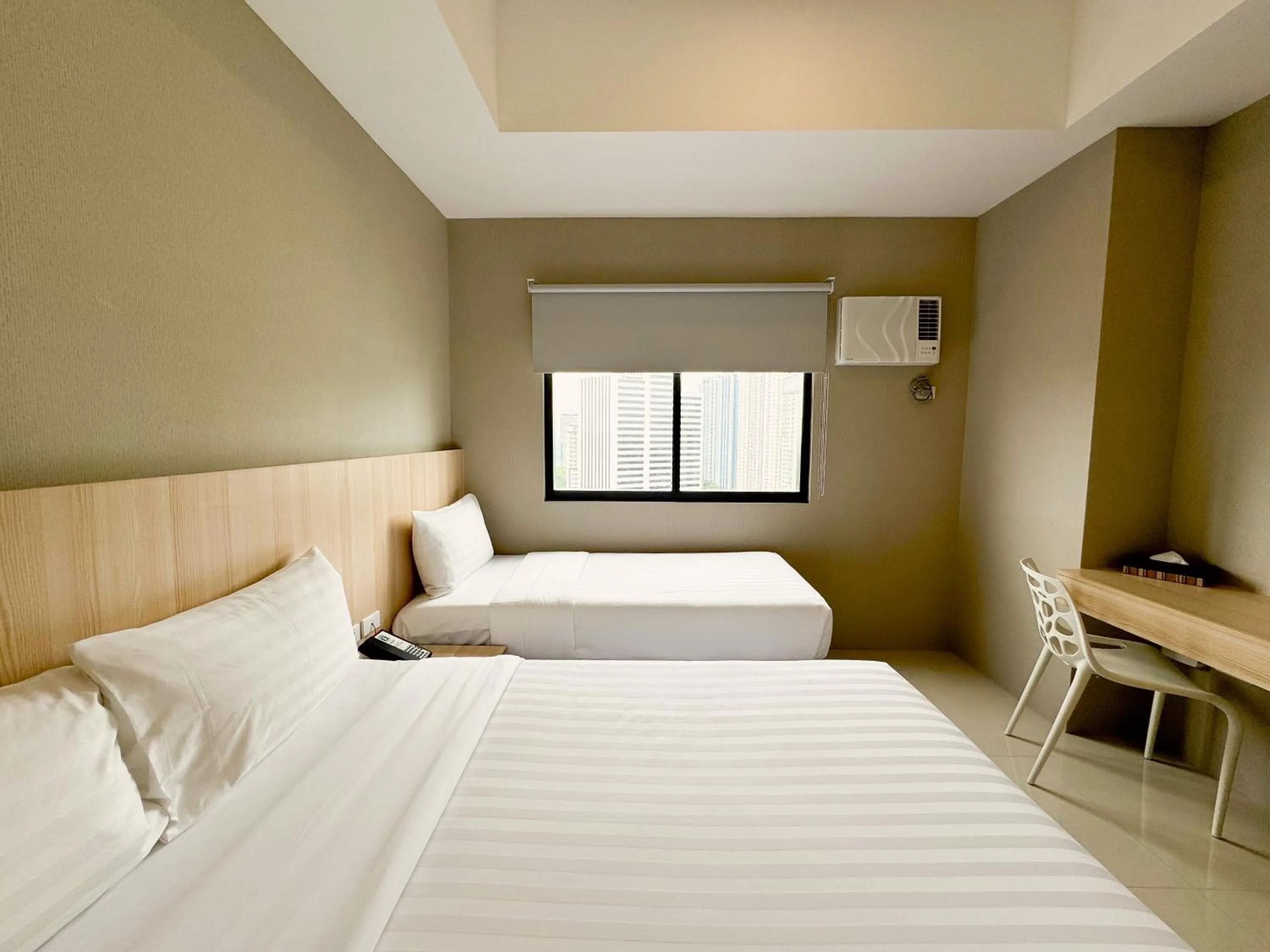 Standard Triple Room in Hotel101 - Fort