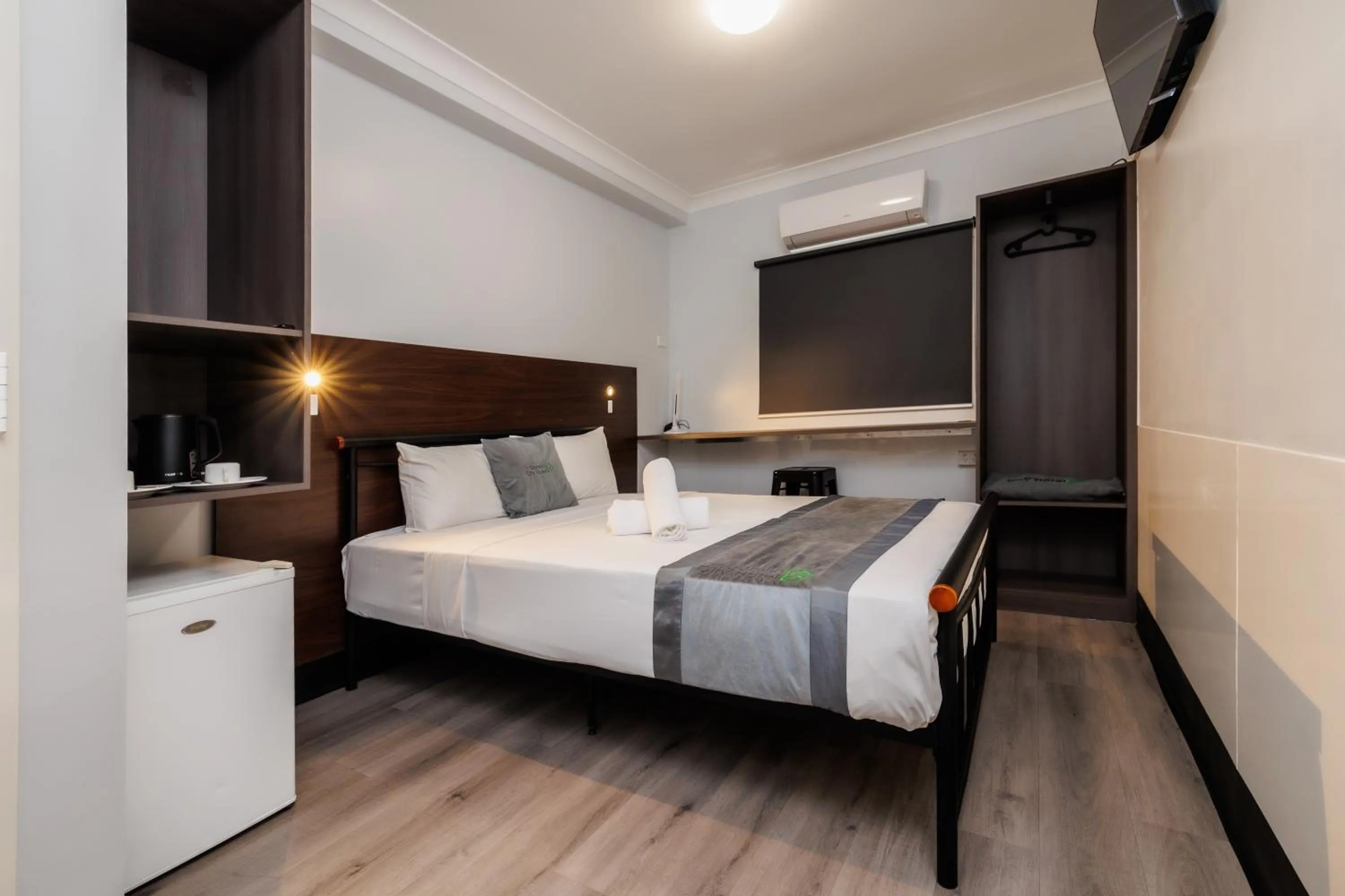 Standard Queen Room in DCH on Mitchell