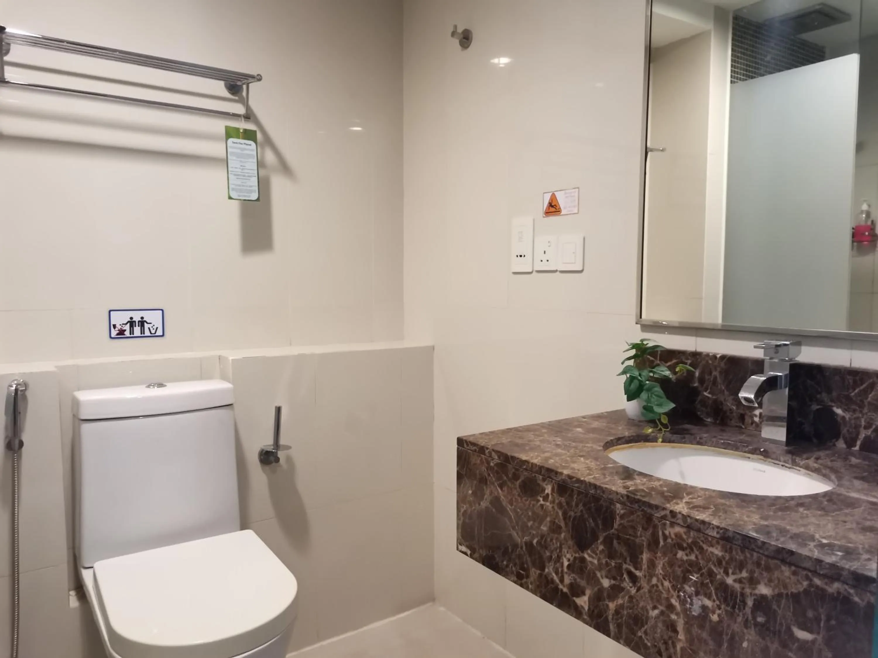 Standard Twin Room in Greenage MingSuite 明绿时代套房 Kota Kinabalu 亚庇市中心