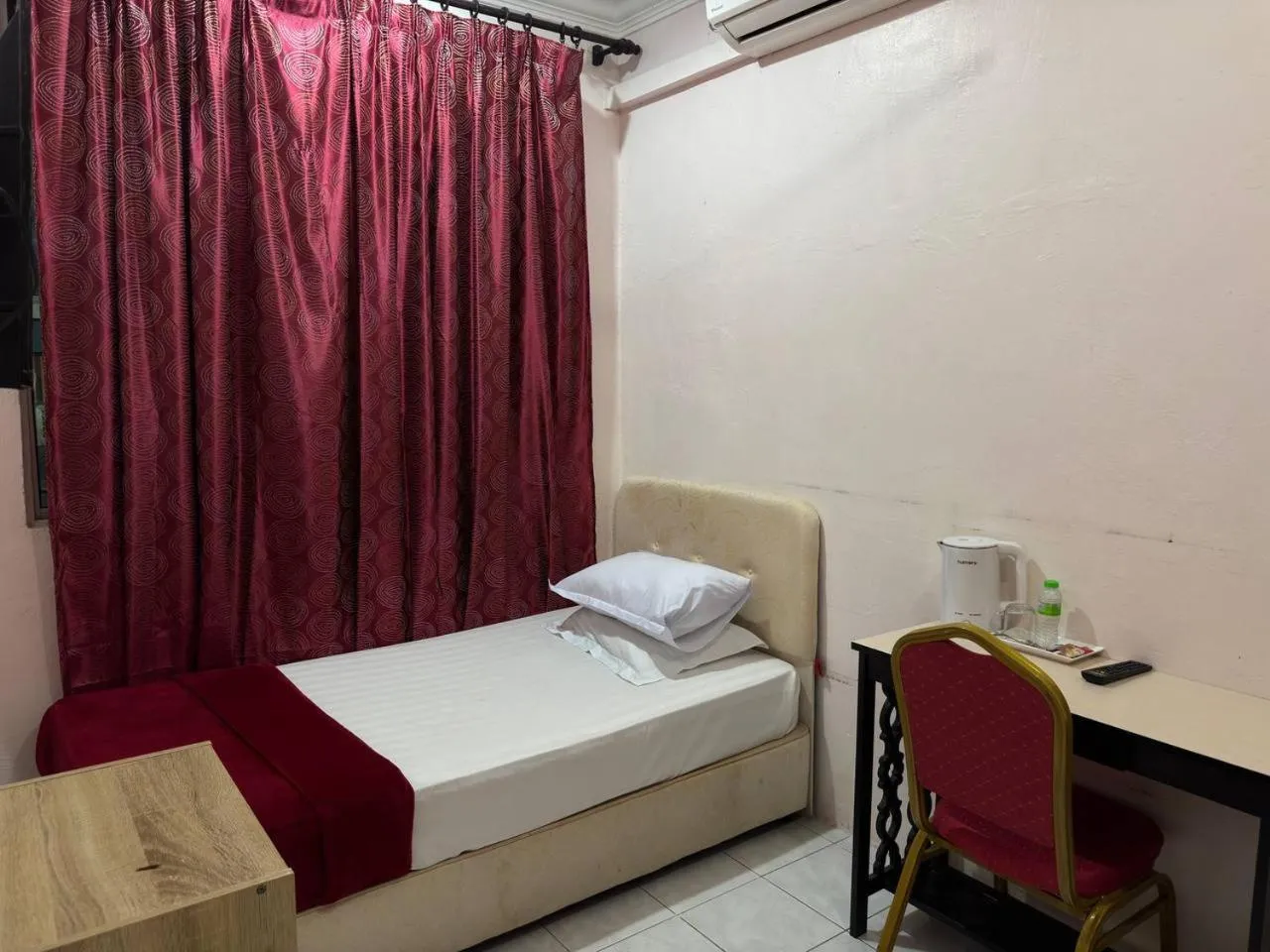 Deluxe Single Room in Darul Salam Orkid Inn