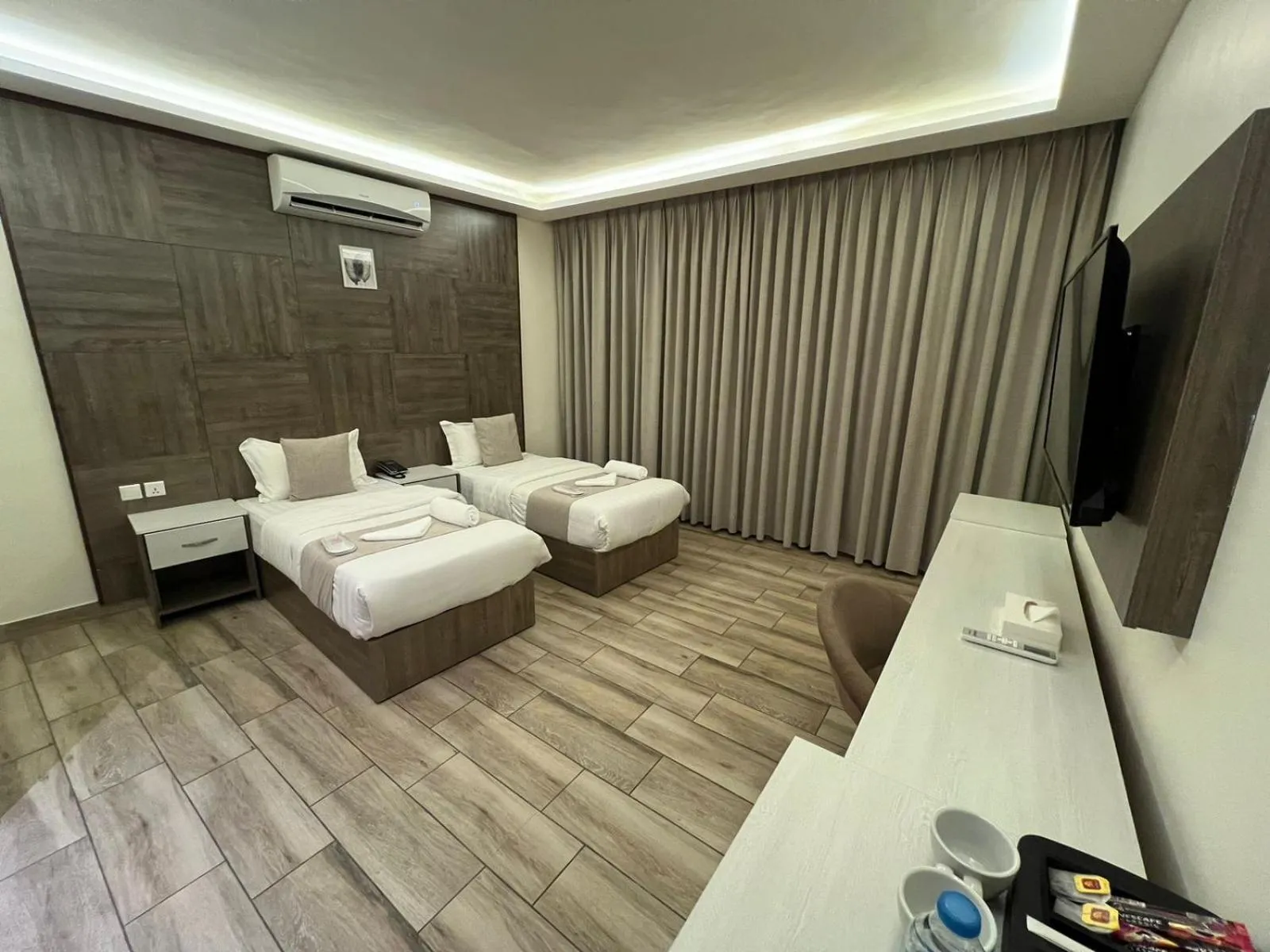 Deluxe Twin Room in Sky Hotel