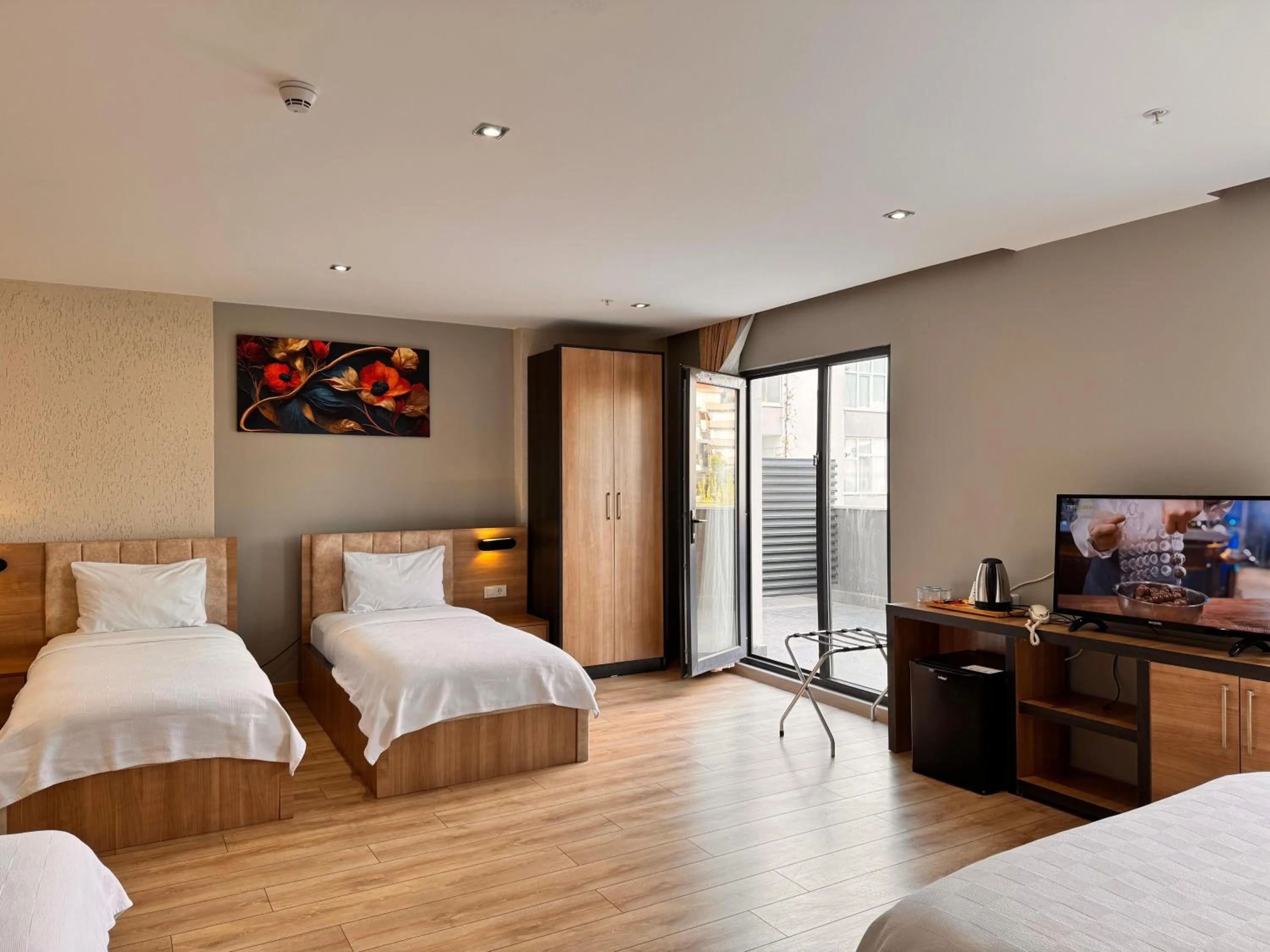 Family Room with Balcony in İNNPORT HOTEL